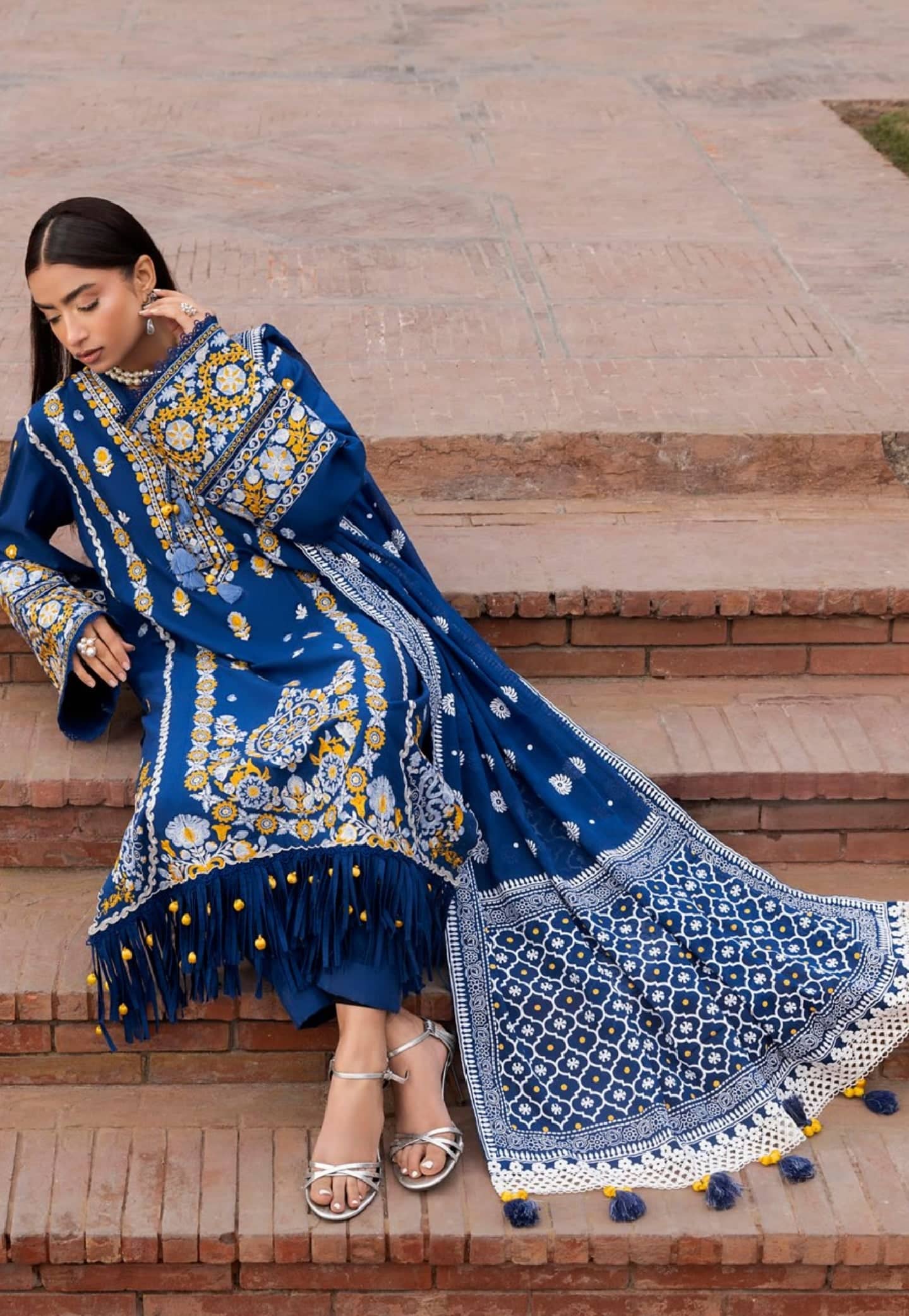 img_gul_ahmed_mitti_ki_khushboo_lawn_26_awwal_boutique