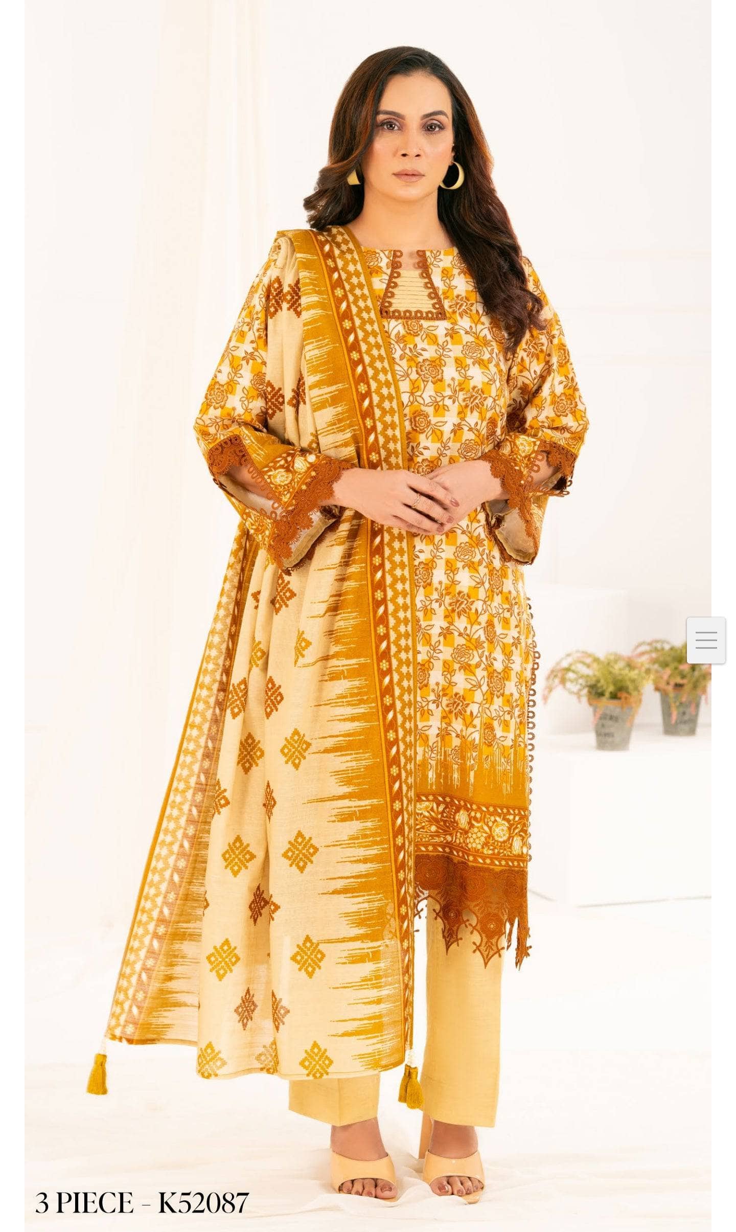 img_gul_ahmed_mothers_collection_awwal_boutique
