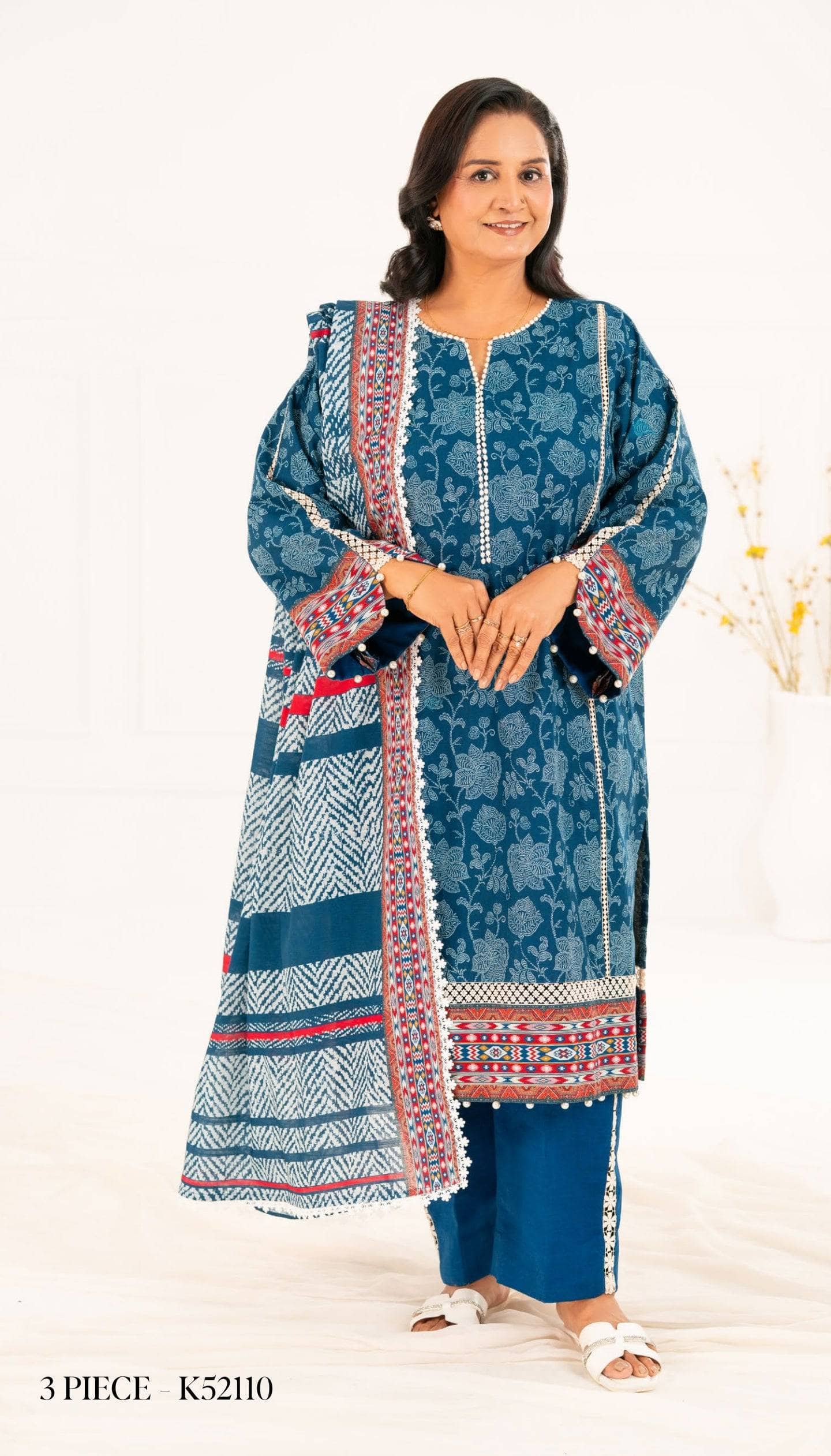 img_gul_ahmed_mothers_collection_awwal_boutique
