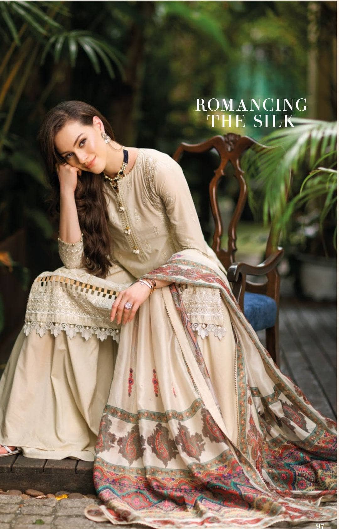 img_gul_ahmed_premium_lawn_24_awwal_boutique