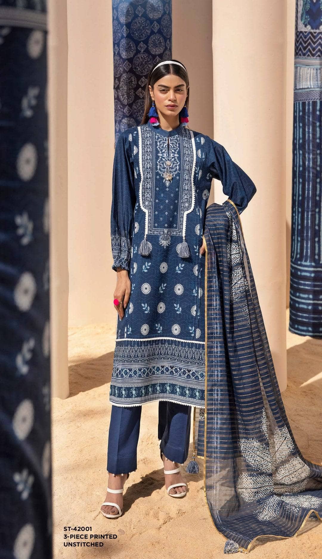 img_gul_ahmed_lawn_24_awwal_boutique