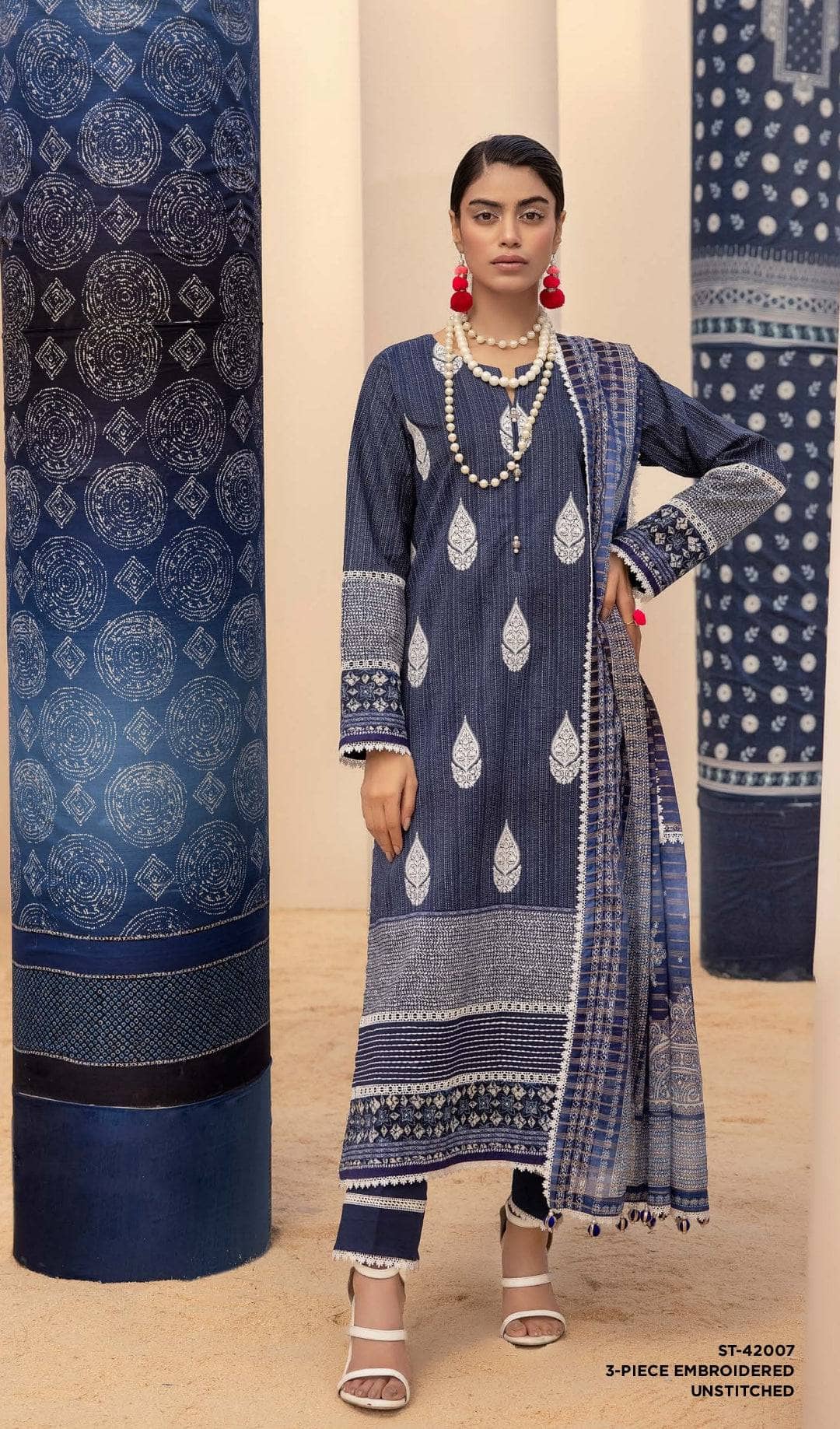 img_gul_ahmed_lawn_24_awwal_boutique