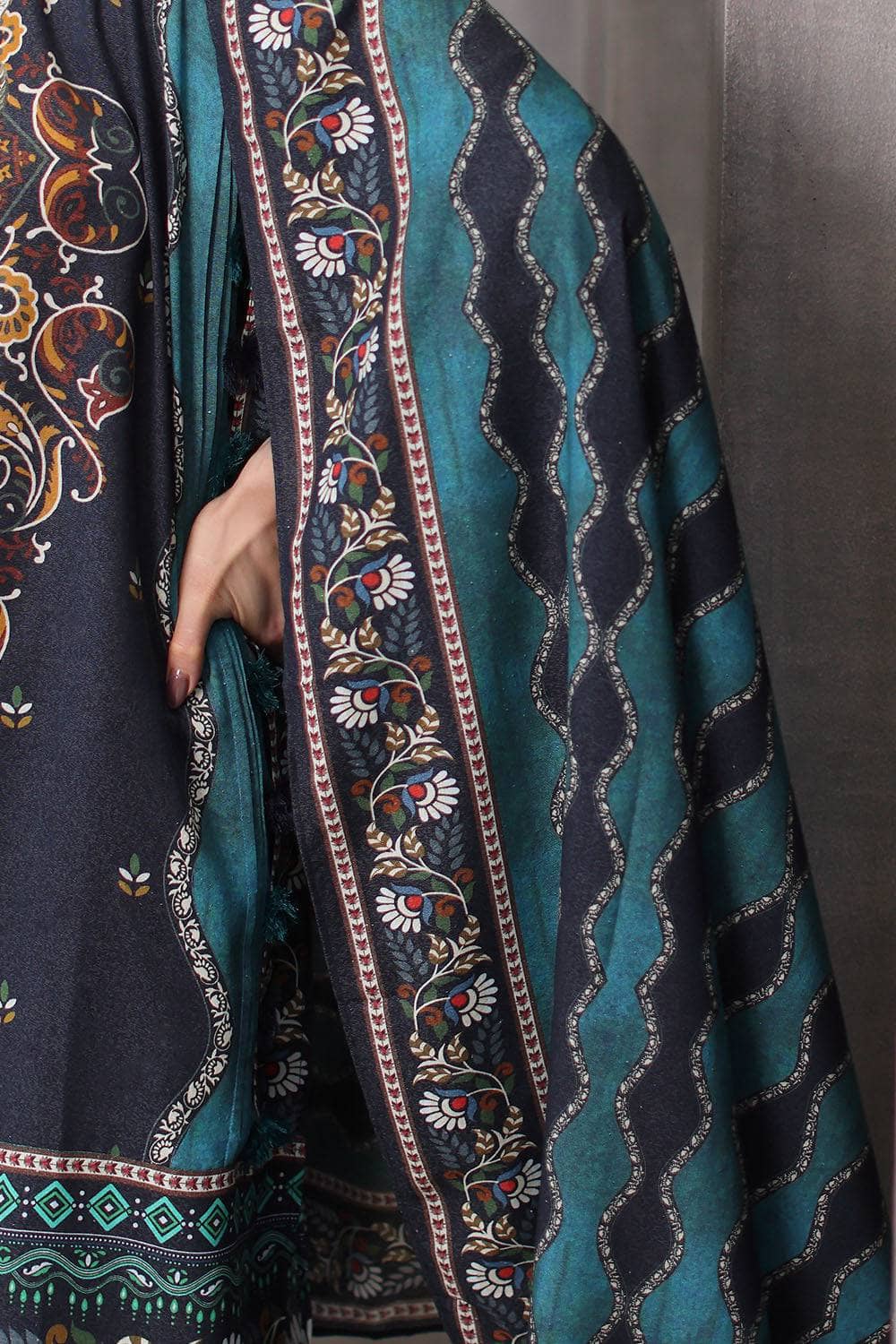 Gul Ahmed Arctic Aura/Karandi/AY 62023