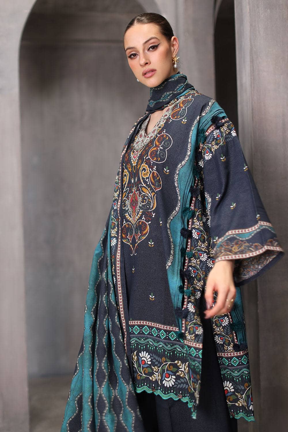 img_gul_ahmed_winter_awwal_boutique