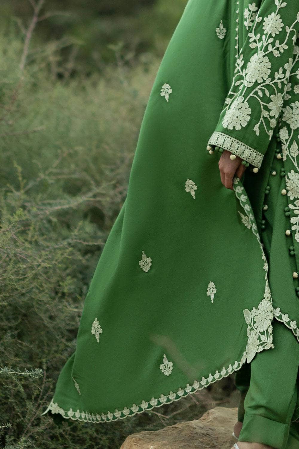 img_gul_ahmed_charm_of_winter_awwal_boutique