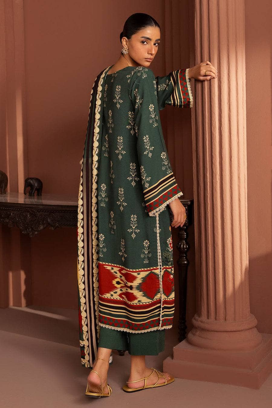 Gul Ahmed Crafted In Winter/LT 62011