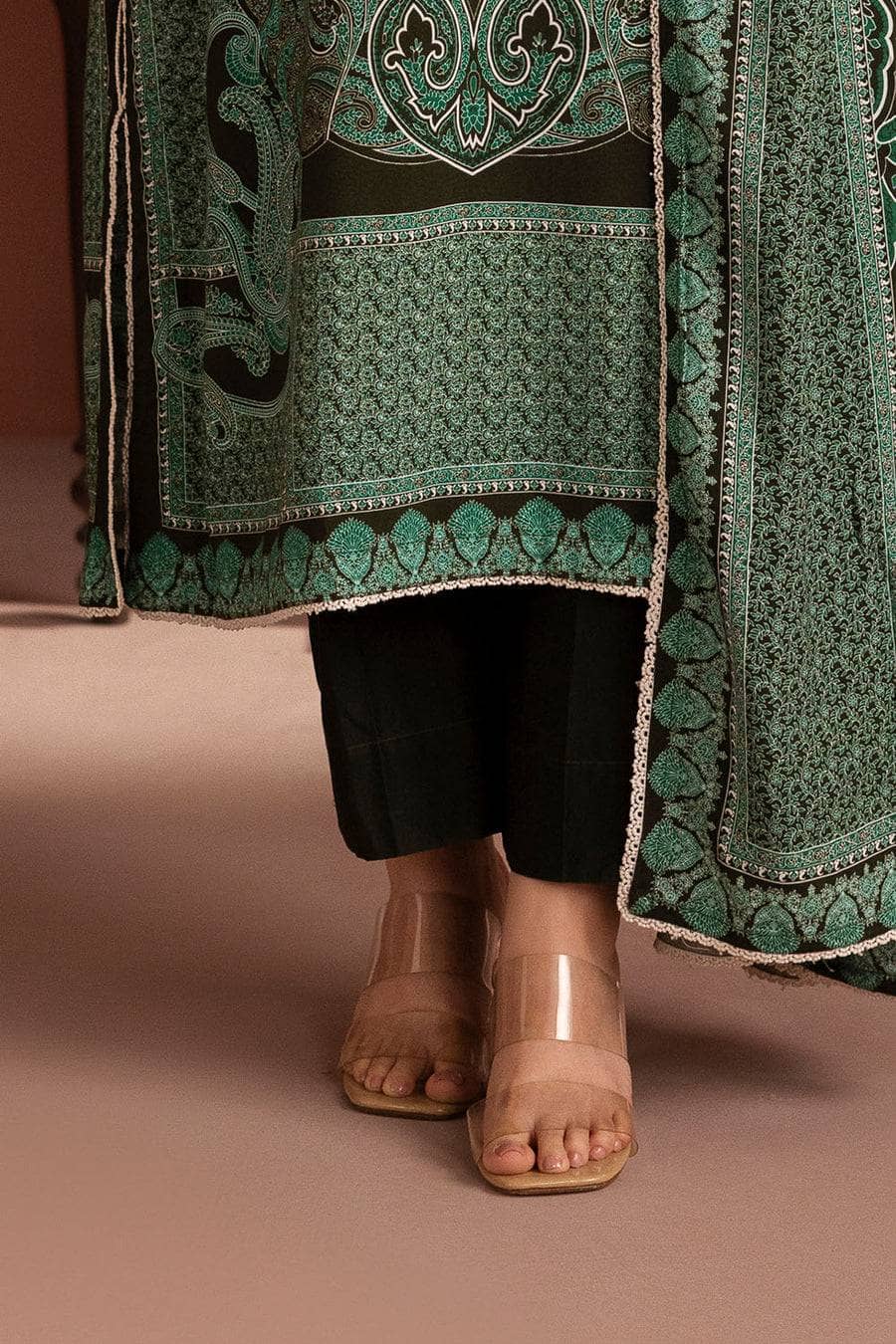 Gul Ahmed Crafted In Winter/LT 62012