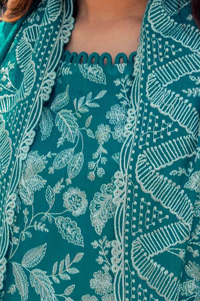 img_gul_ahmed_winter_pashmina_awwal_boutique