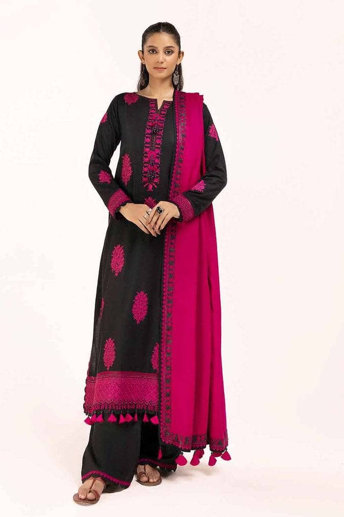 img_gul_ahmed_winter_24_Awwal_boutique