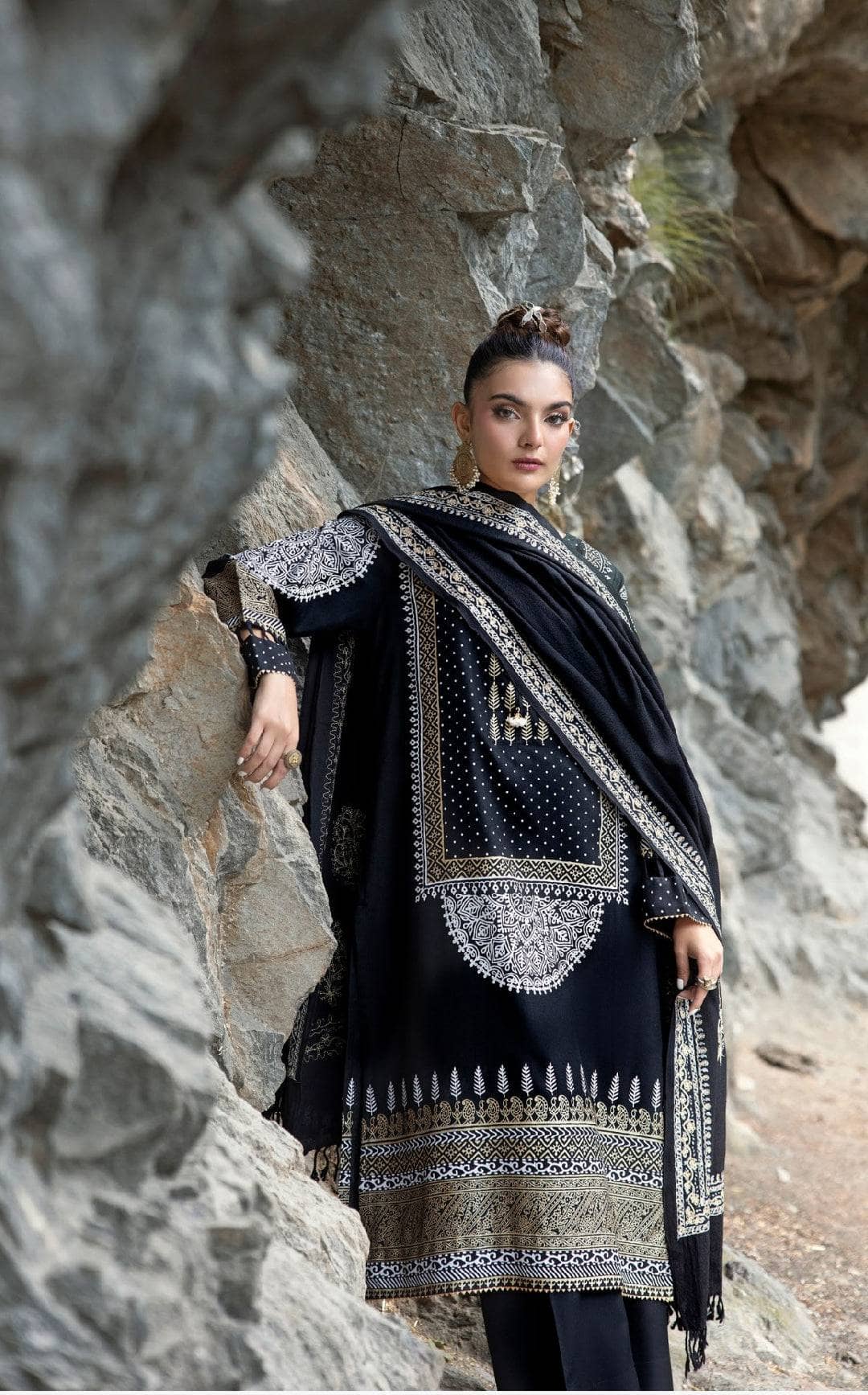 img_gul_ahmed_winter_24_Awwal_boutique