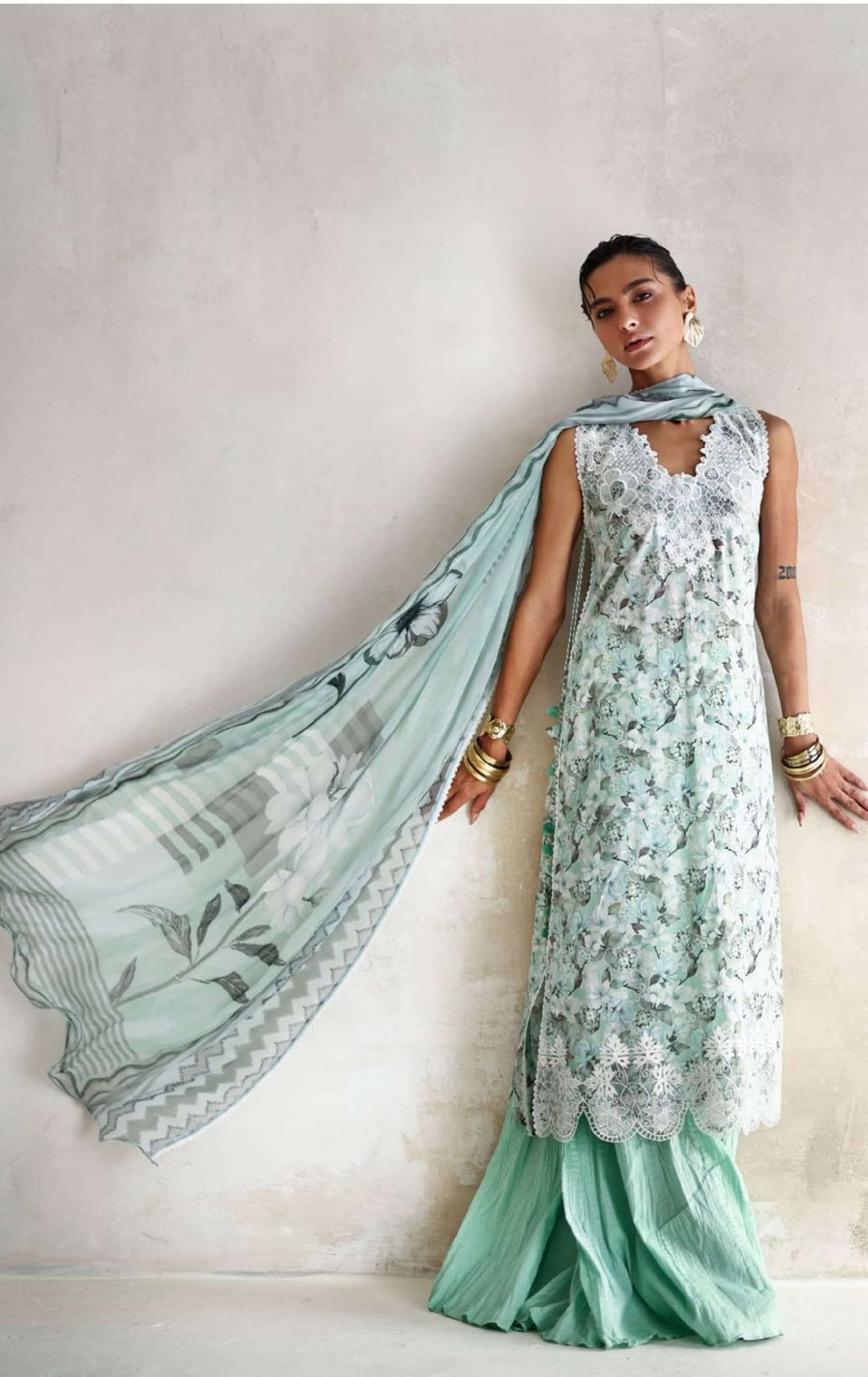 img_gul_ahmed_summer_luxe_awwal_boutique