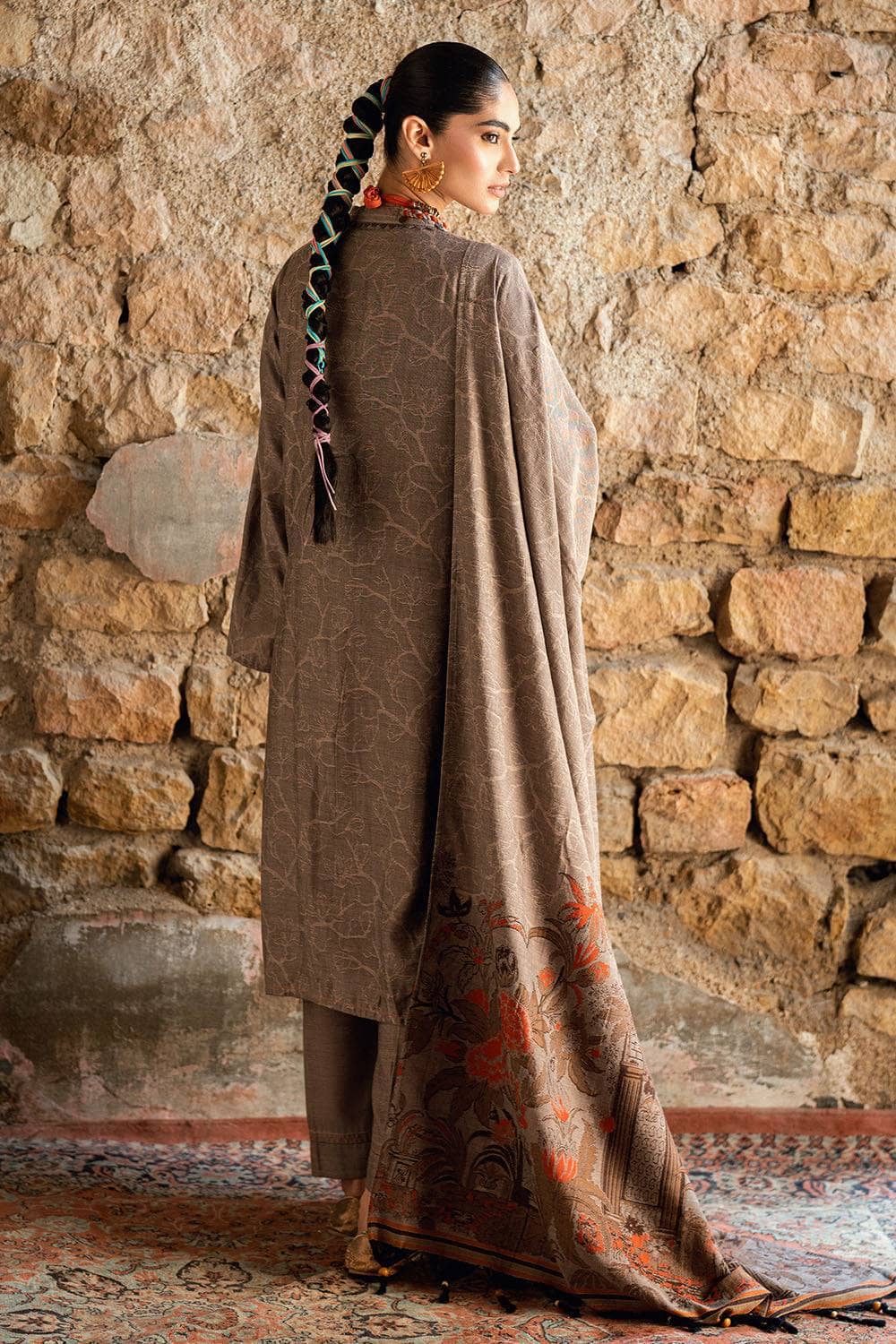 img_gul_ahmed_luxe_winter_awwal_boutique