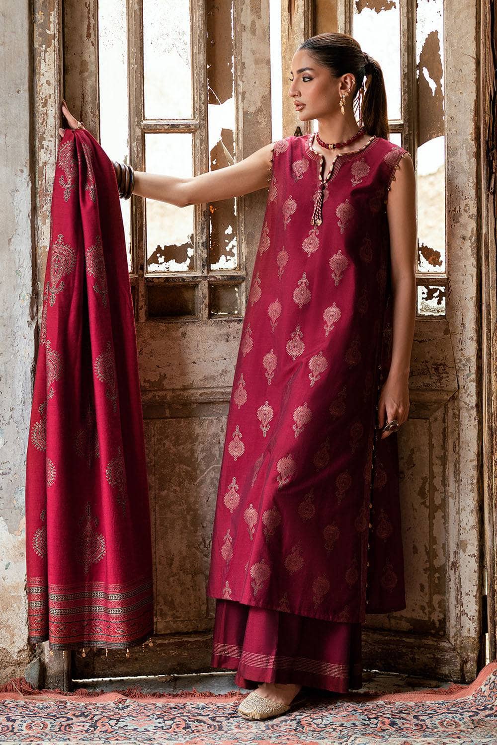 img_gul_ahmed_luxe_winter_awwal_boutique