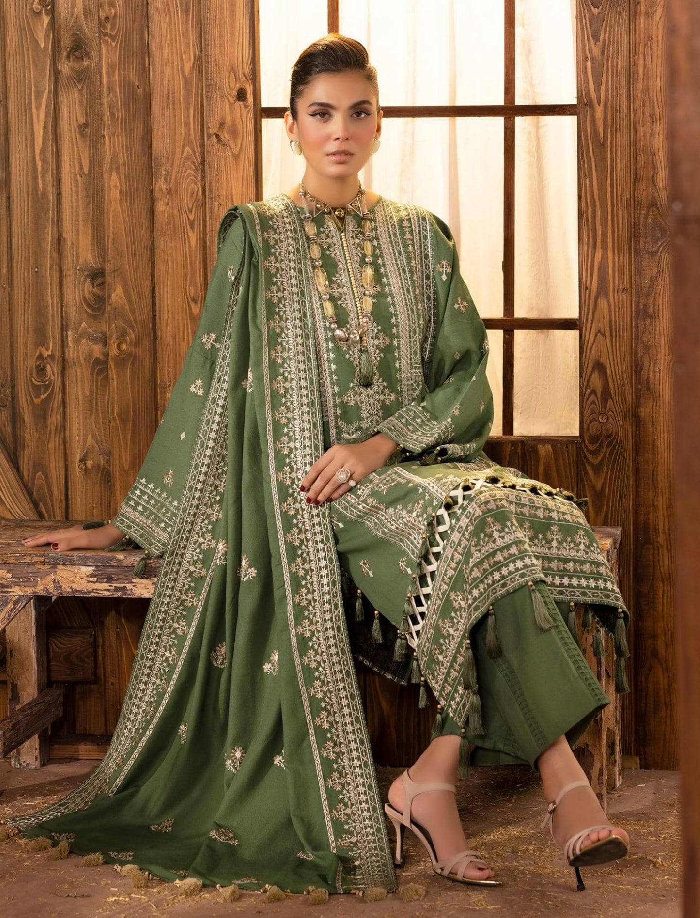 img_gul_ahmed_winter_collection_awwal_boutique