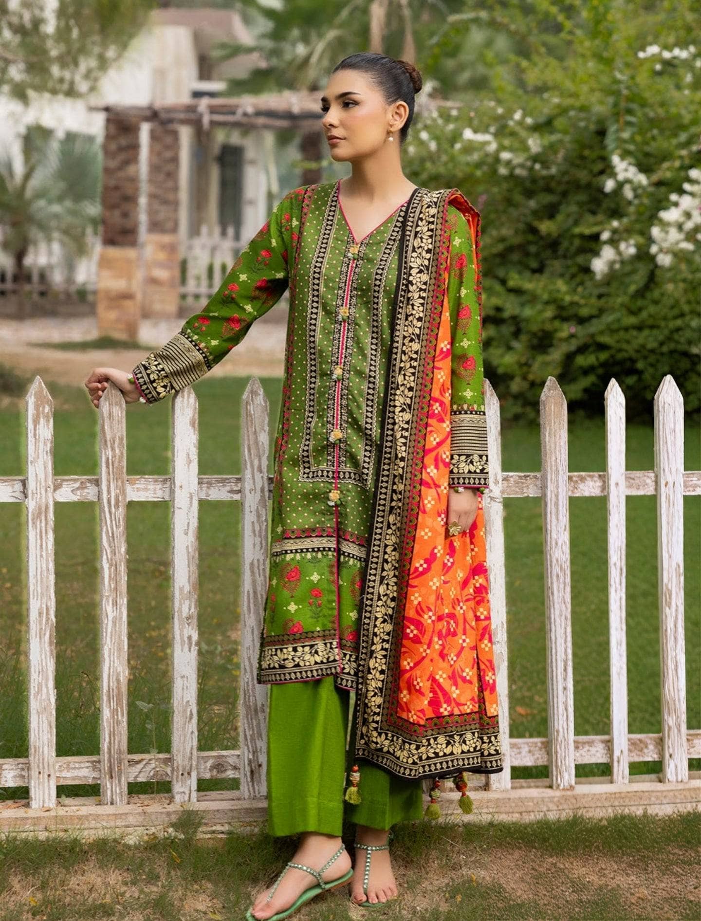 img_gul_ahmed_winter_essentials_awwal_boutique