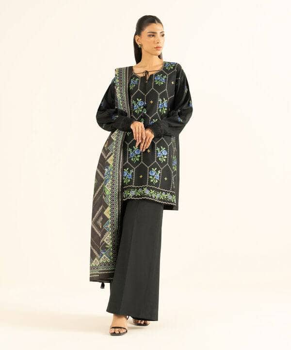 img_sapphire_winter_awwal_boutique
