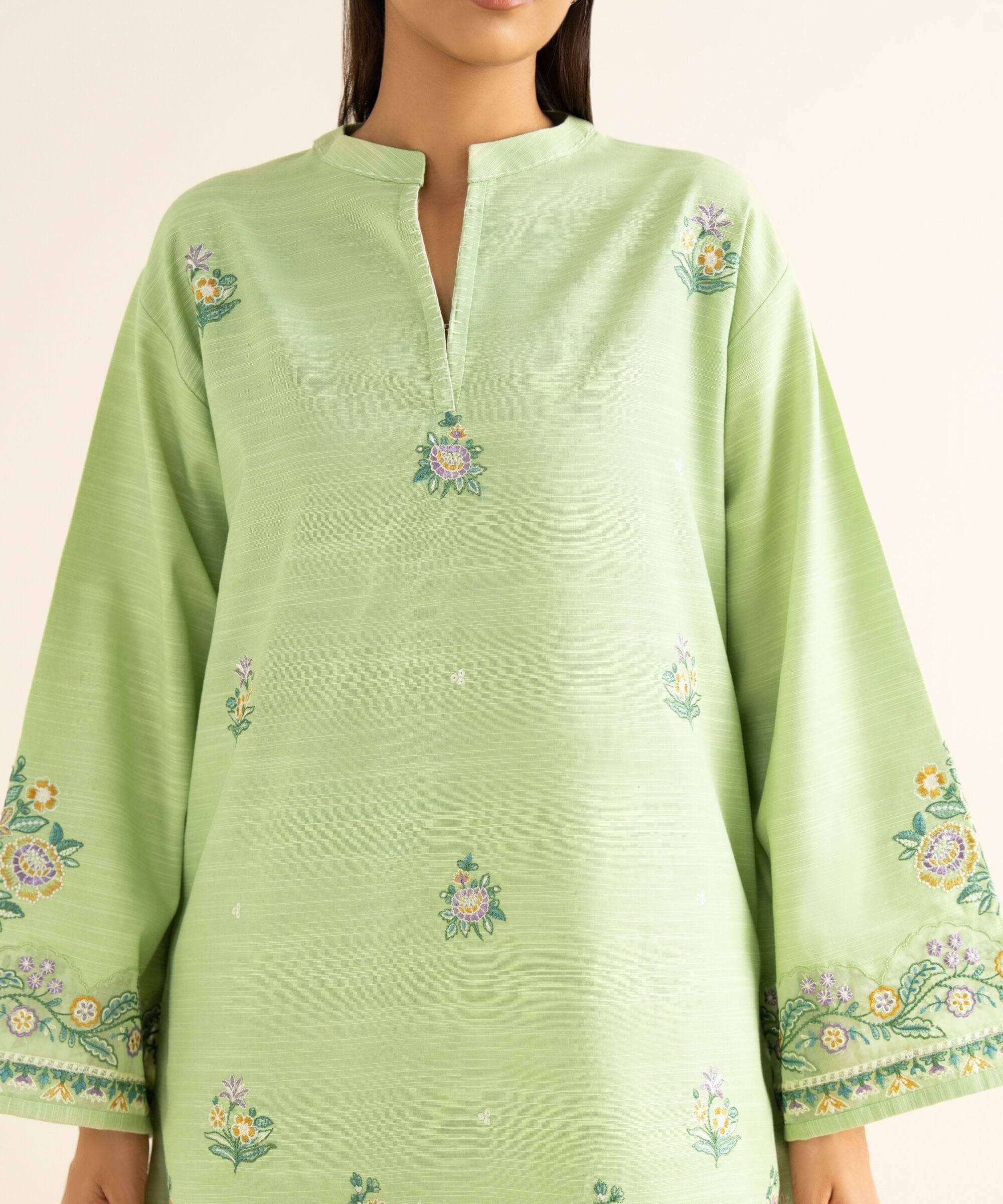 img_sapphire_winter_awwal_boutique