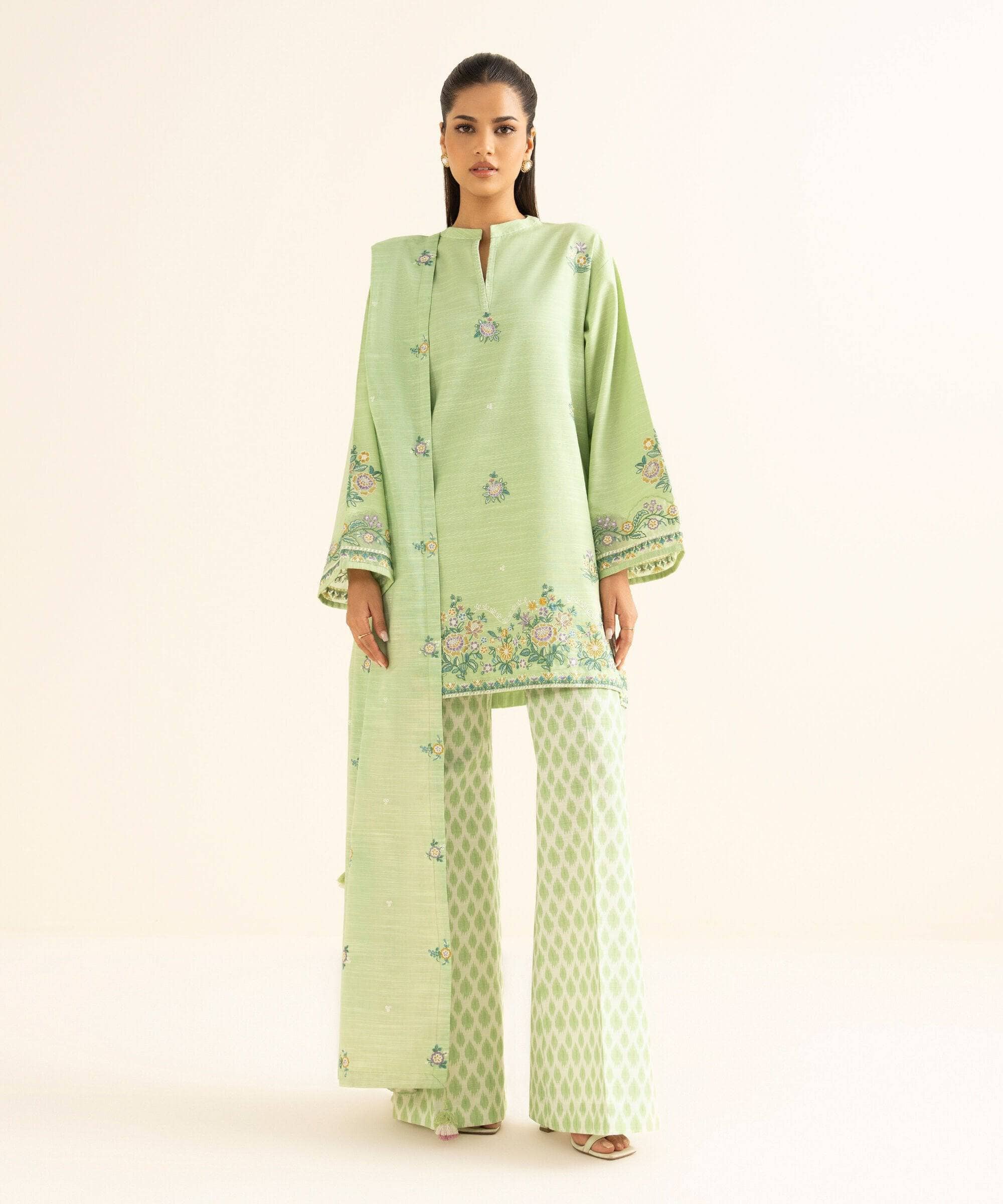 Sapphire Fall Winter 25/Embroideried Khaddar Suit/0U3PESG25V88