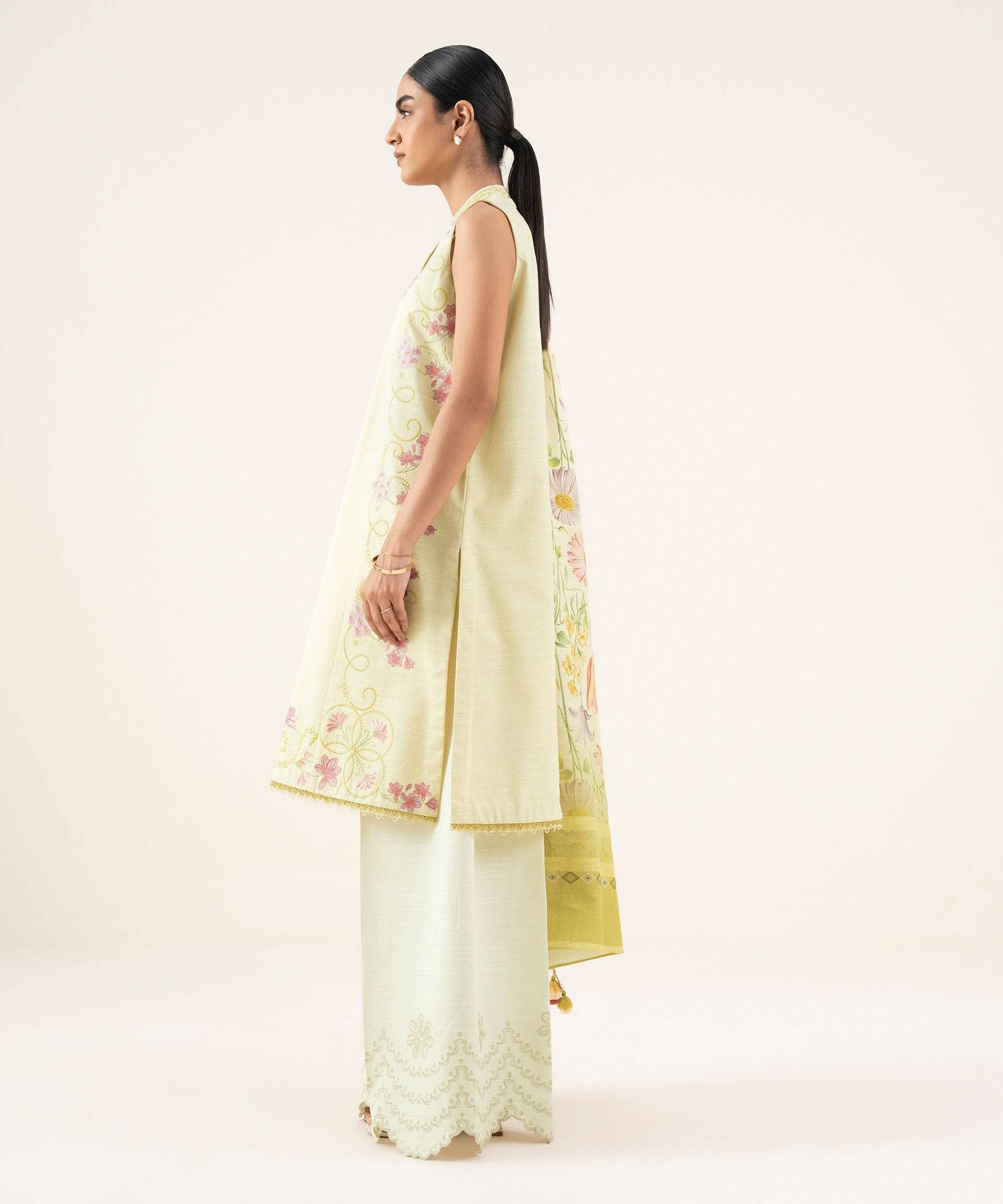 Sapphire Fall Winter 25/Embroideried Khaddar Suit/U2DEDY25V811/Shirt Dupatta Set