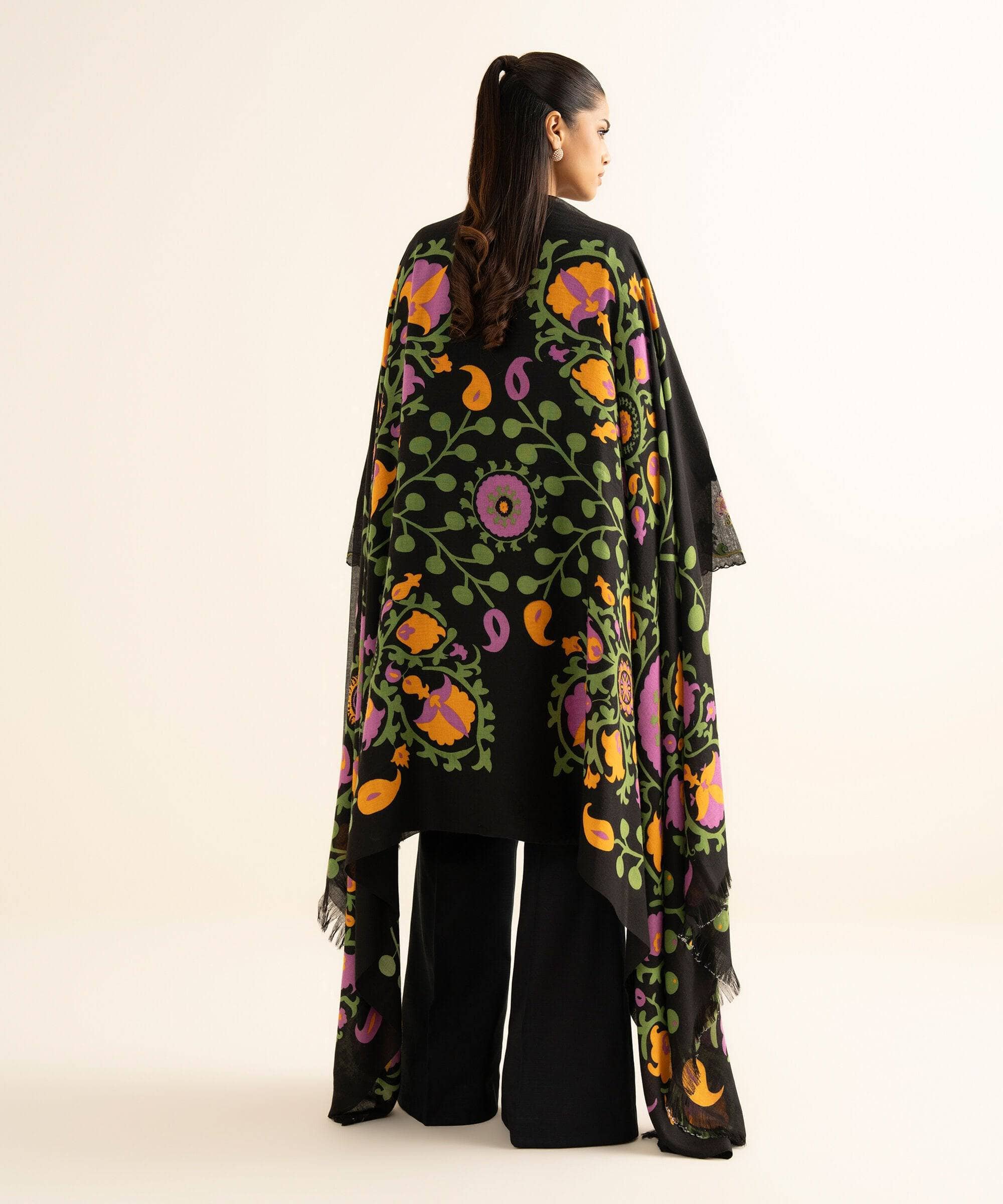 Sapphire Fall Winter 25/Embroideried Khaddar Suit/U3PESG25V821