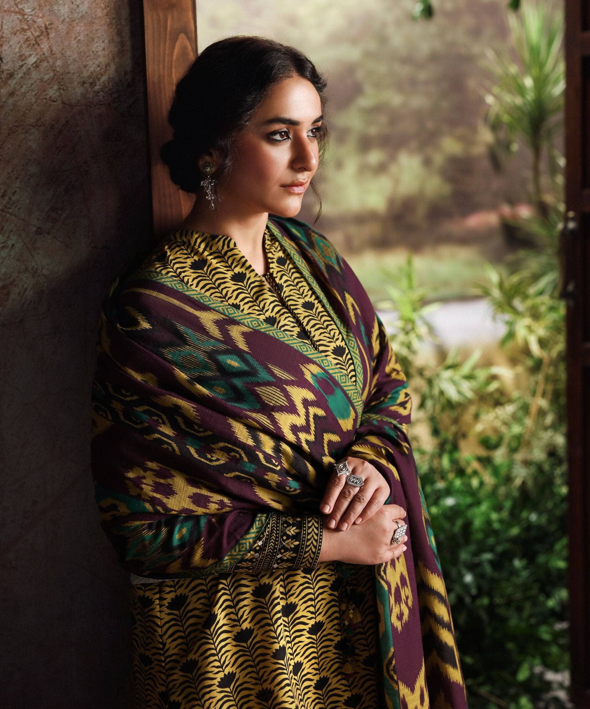 img_sapphire_winter_awwal_boutique