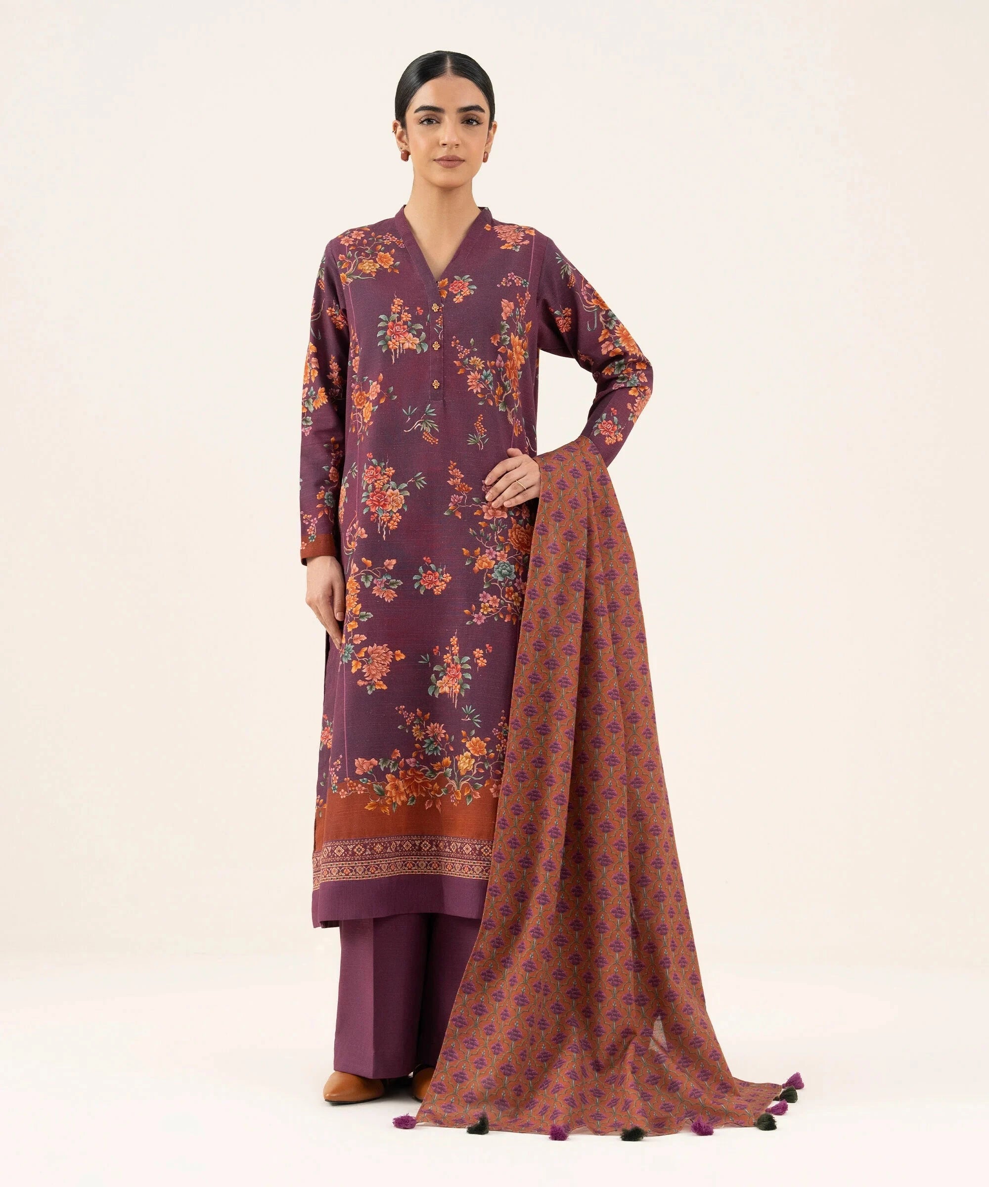 img_sapphire_winter_awwal_boutique