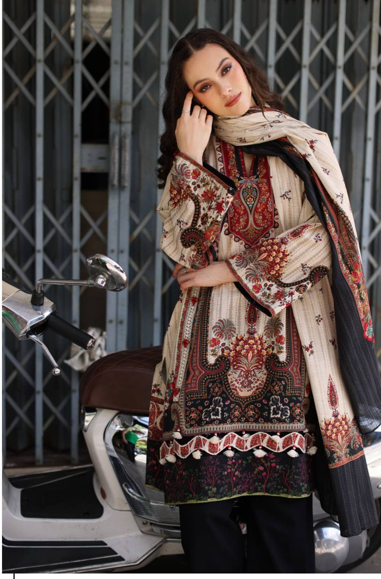 img_gul_ahmed_winter_awwal_boutique