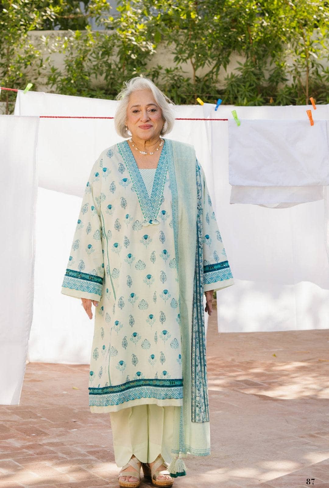 img_gul_ahmed_mothers_collection_awwal_boutique