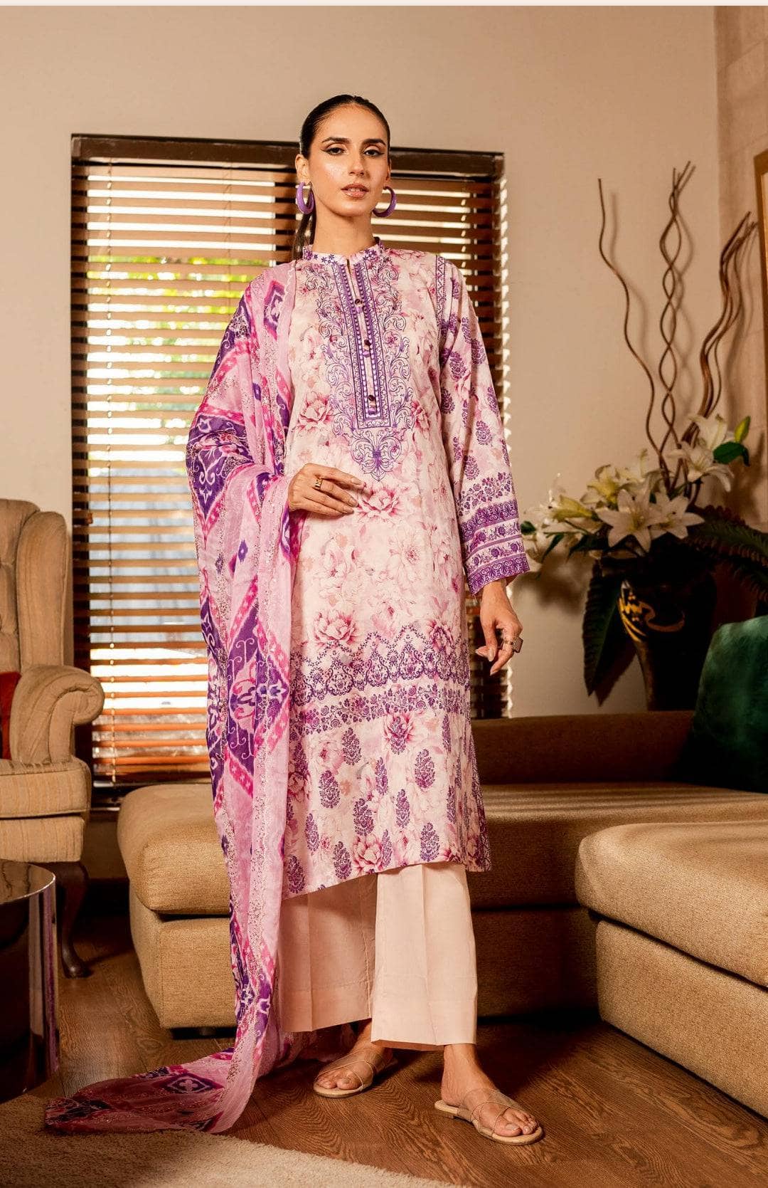img_gul_jee_lawn_awwal_boutique