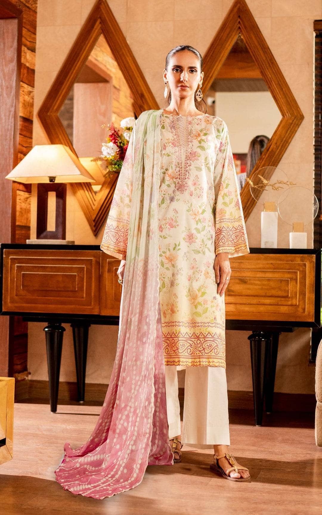 img_gul_jee_lawn_awwal_boutique