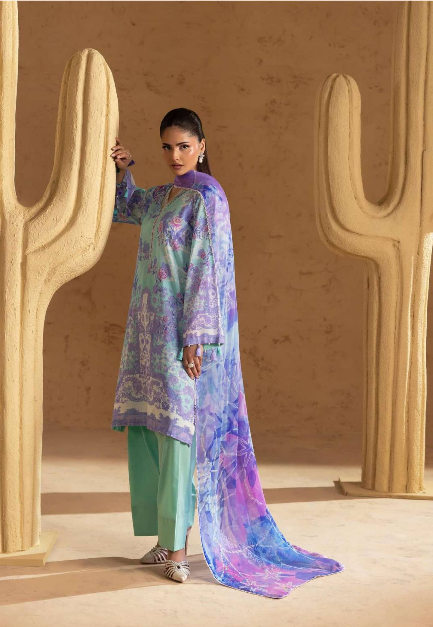 img_gul_jee_lawn_awwal_boutique