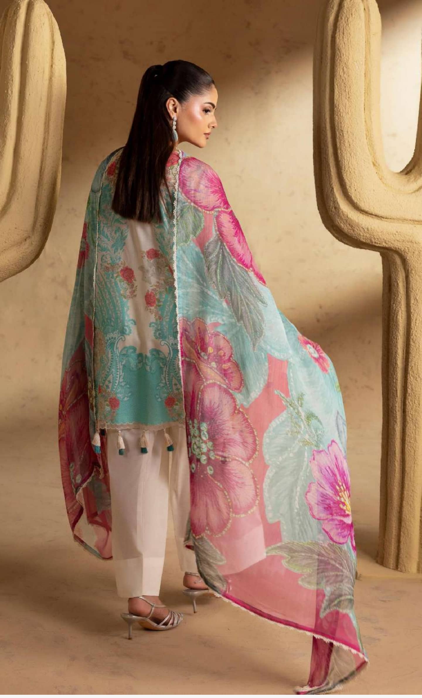 img_gul_jee_lawn_awwal_boutique