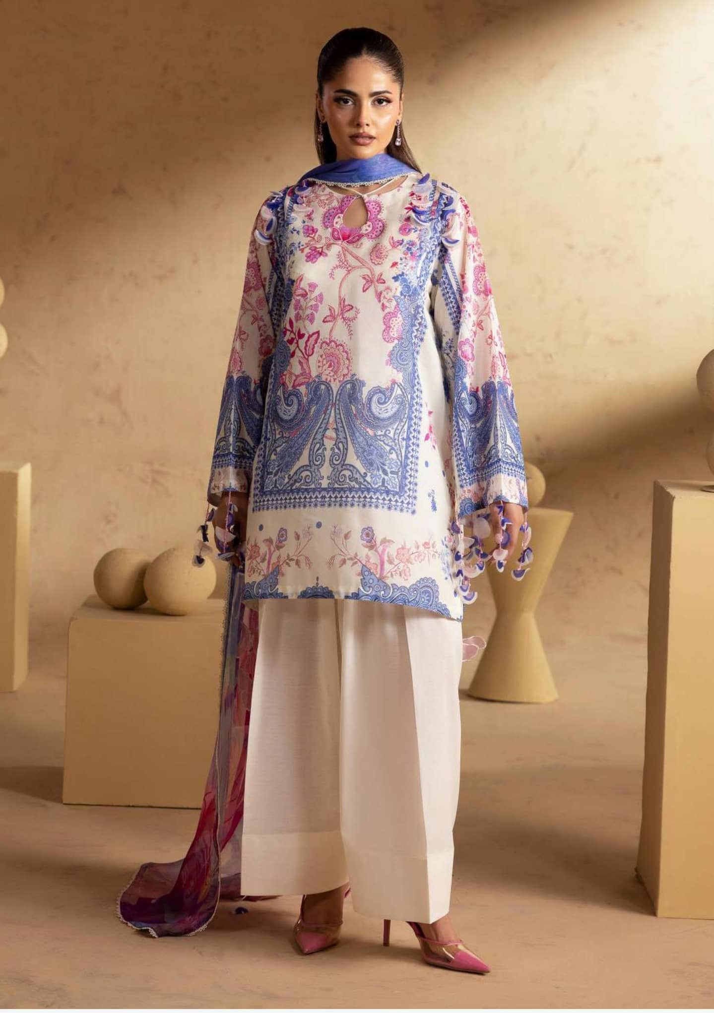 img_gul_jee_lawn_awwal_boutique