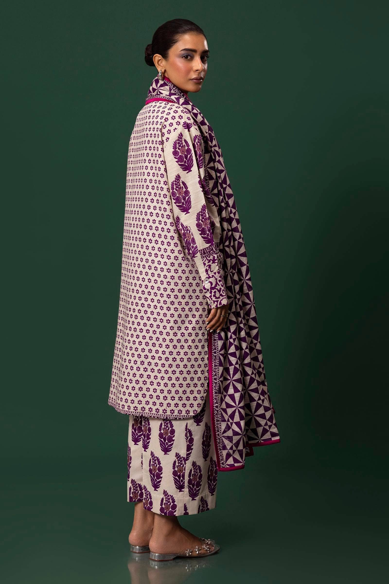 img_sana_safinaz_mahay_winter_fall_edit_awwal_boutique