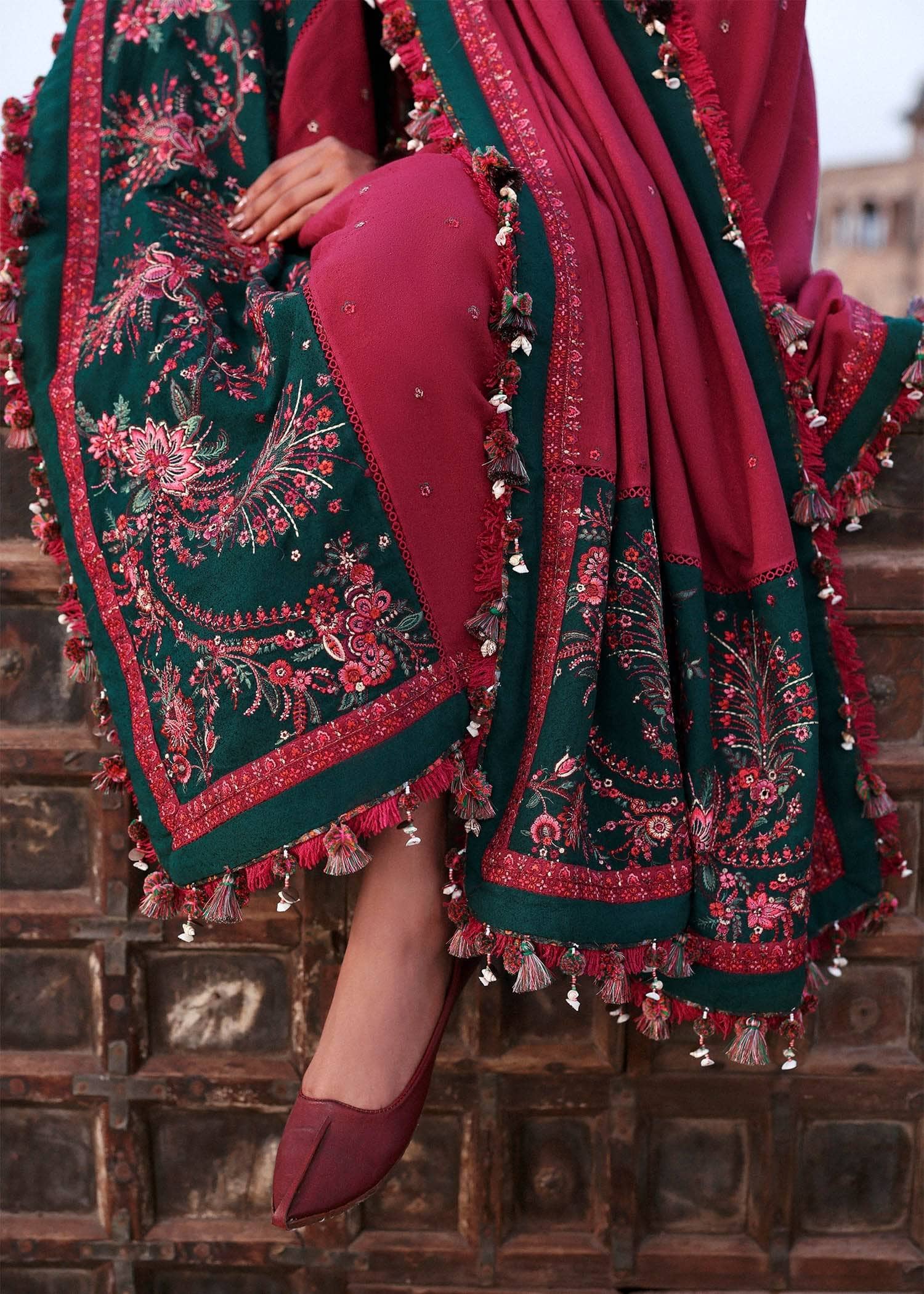 img_hussain_rehar_karandi_awwal_boutique