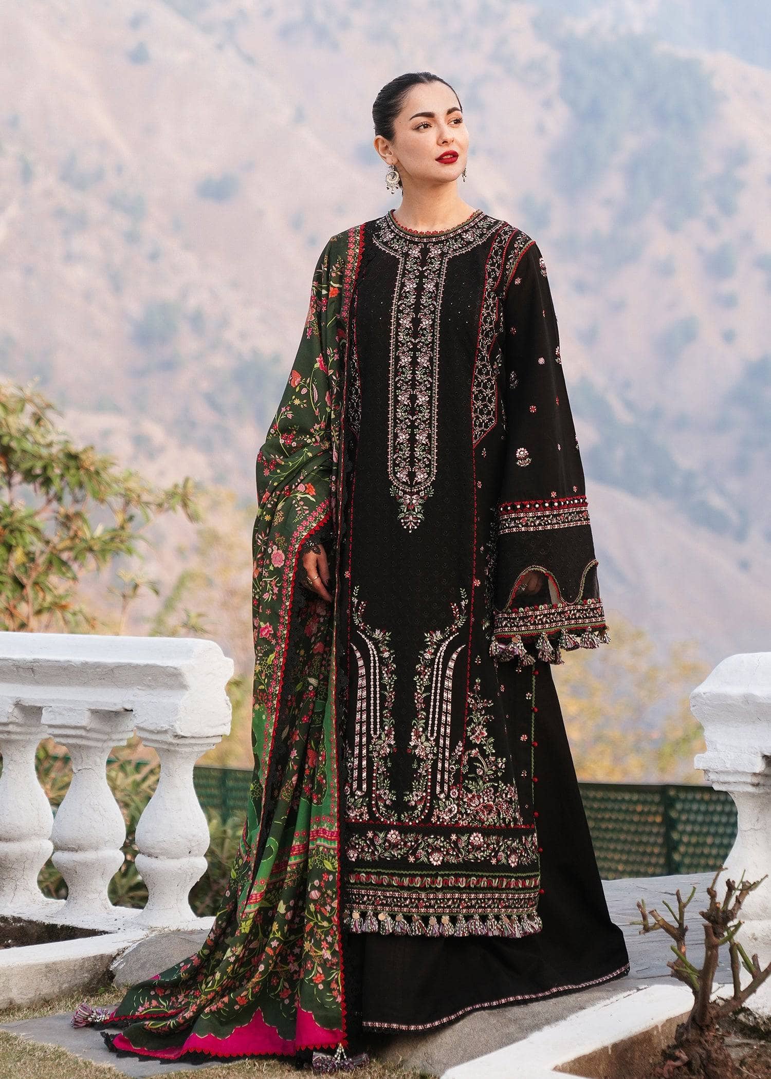 img_hussain_rehar_winter_shawls_awwal_boutique