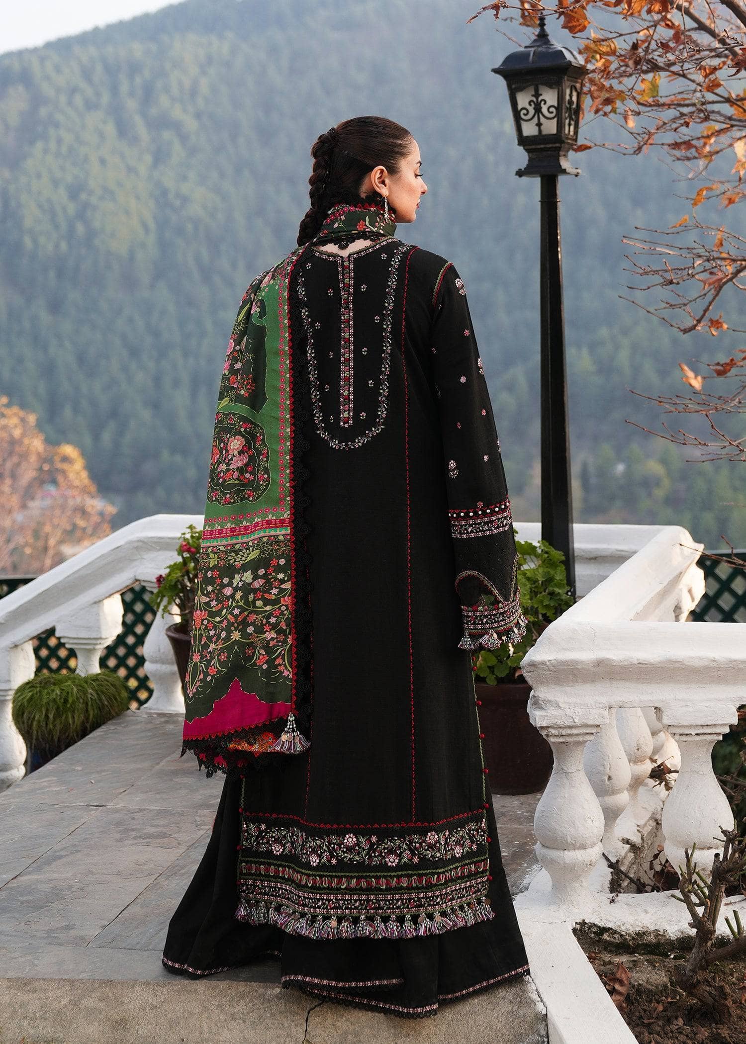 img_hussain_rehar_winter_shawls_awwal_boutique