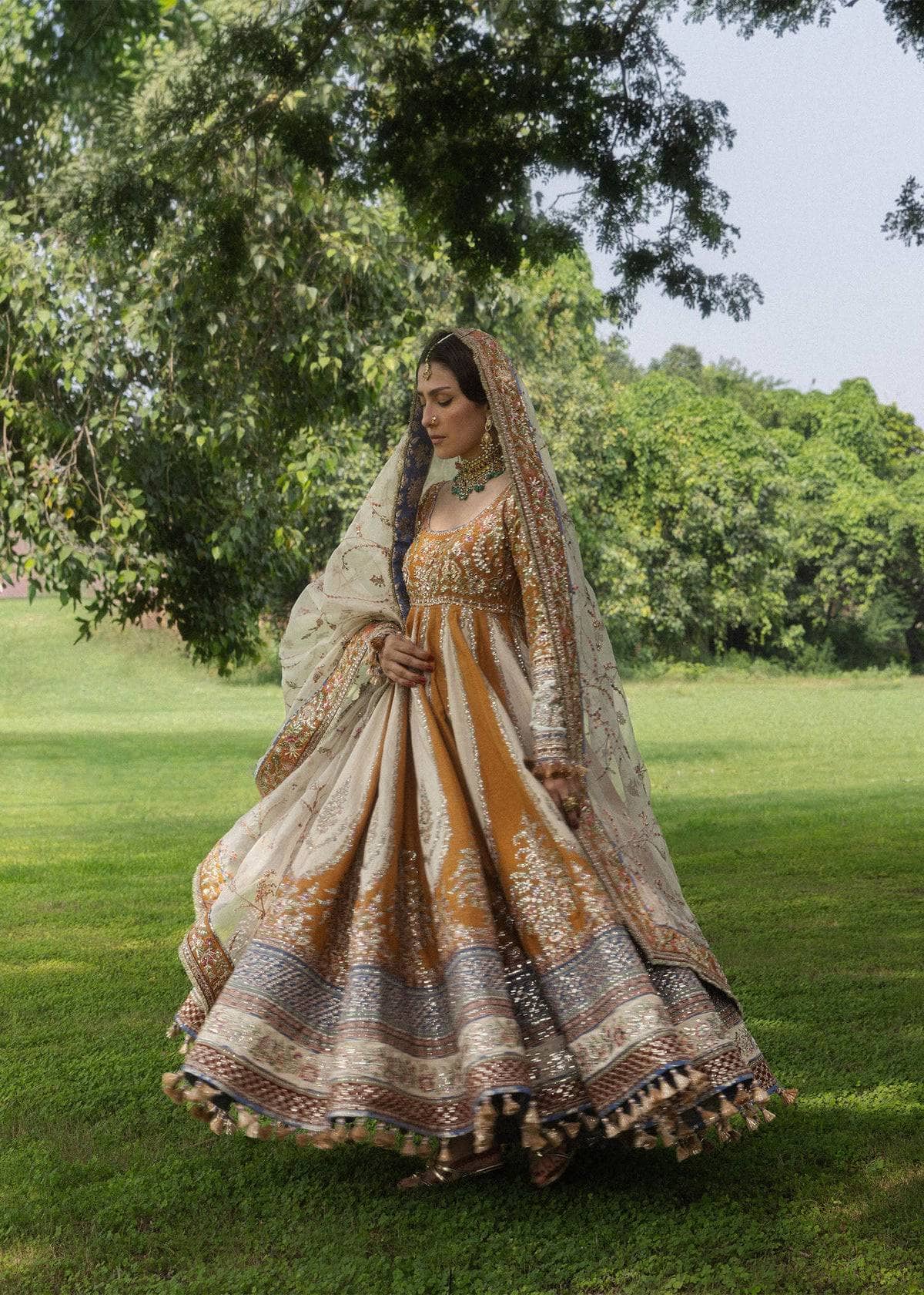 img_hussian_rehar_wedding_doll_house_bridal_awwal_boutique