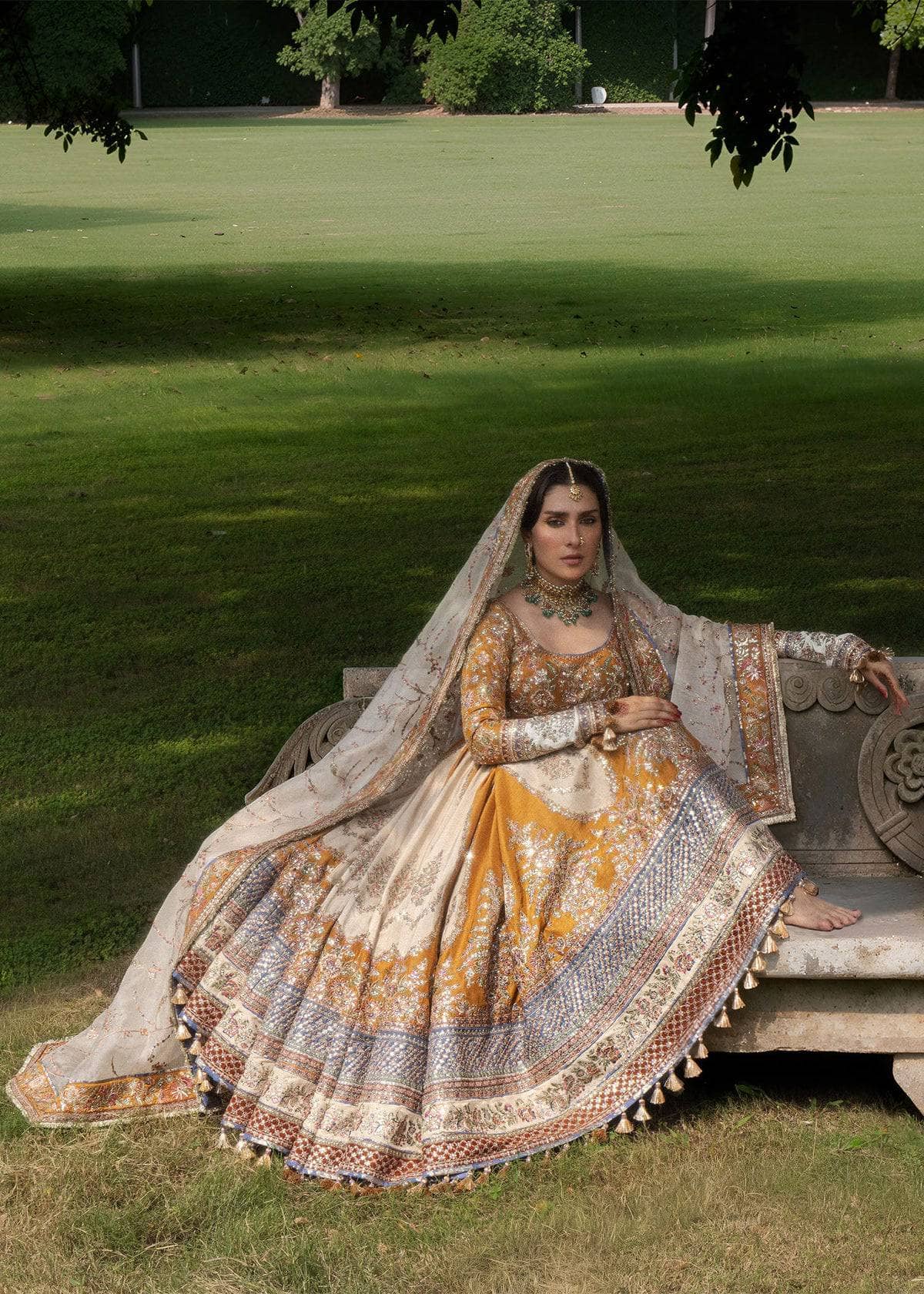 img_hussian_rehar_wedding_doll_house_bridal_awwal_boutique