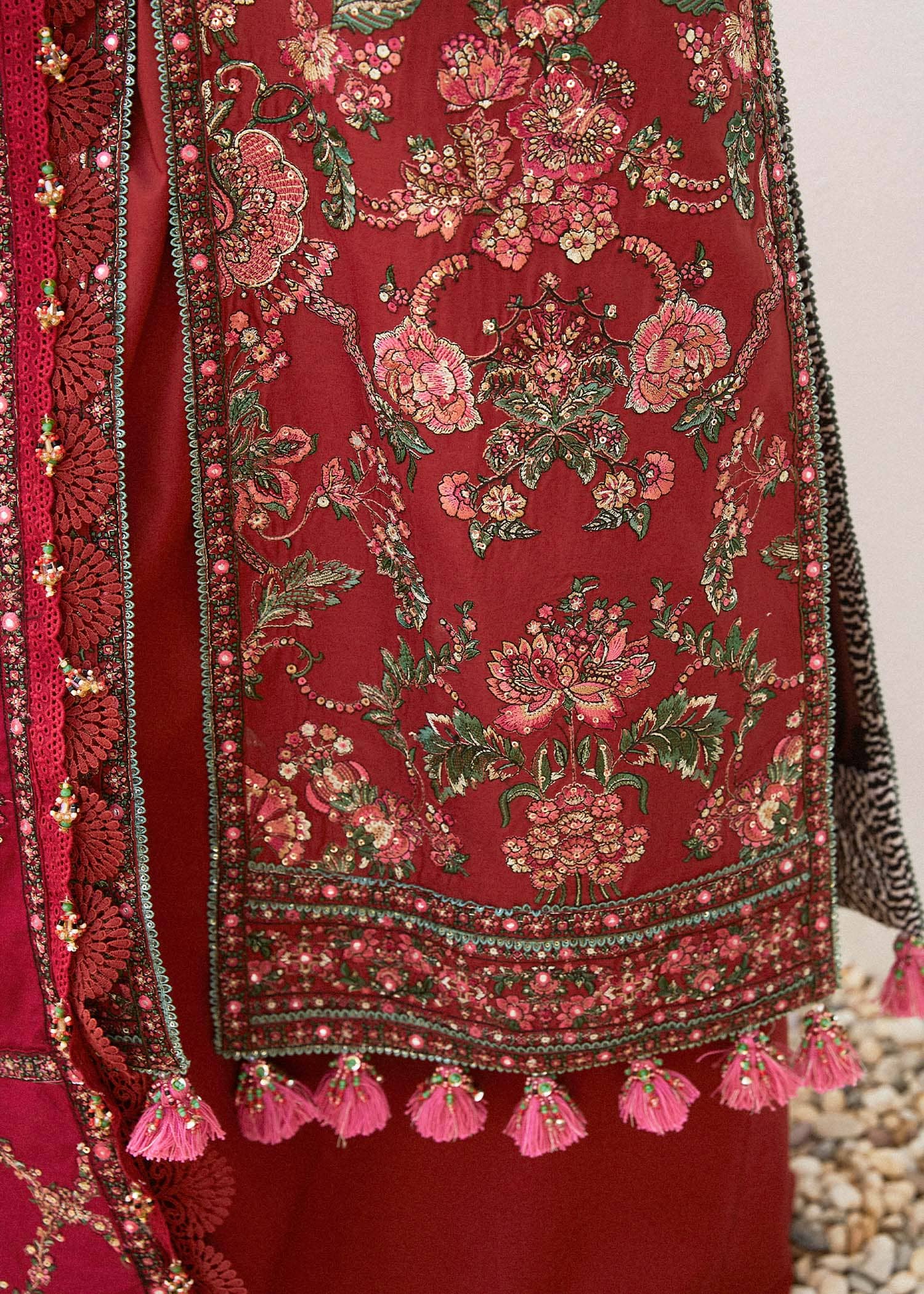 img_hussain_rehar_lawn_24_awwal_boutique
