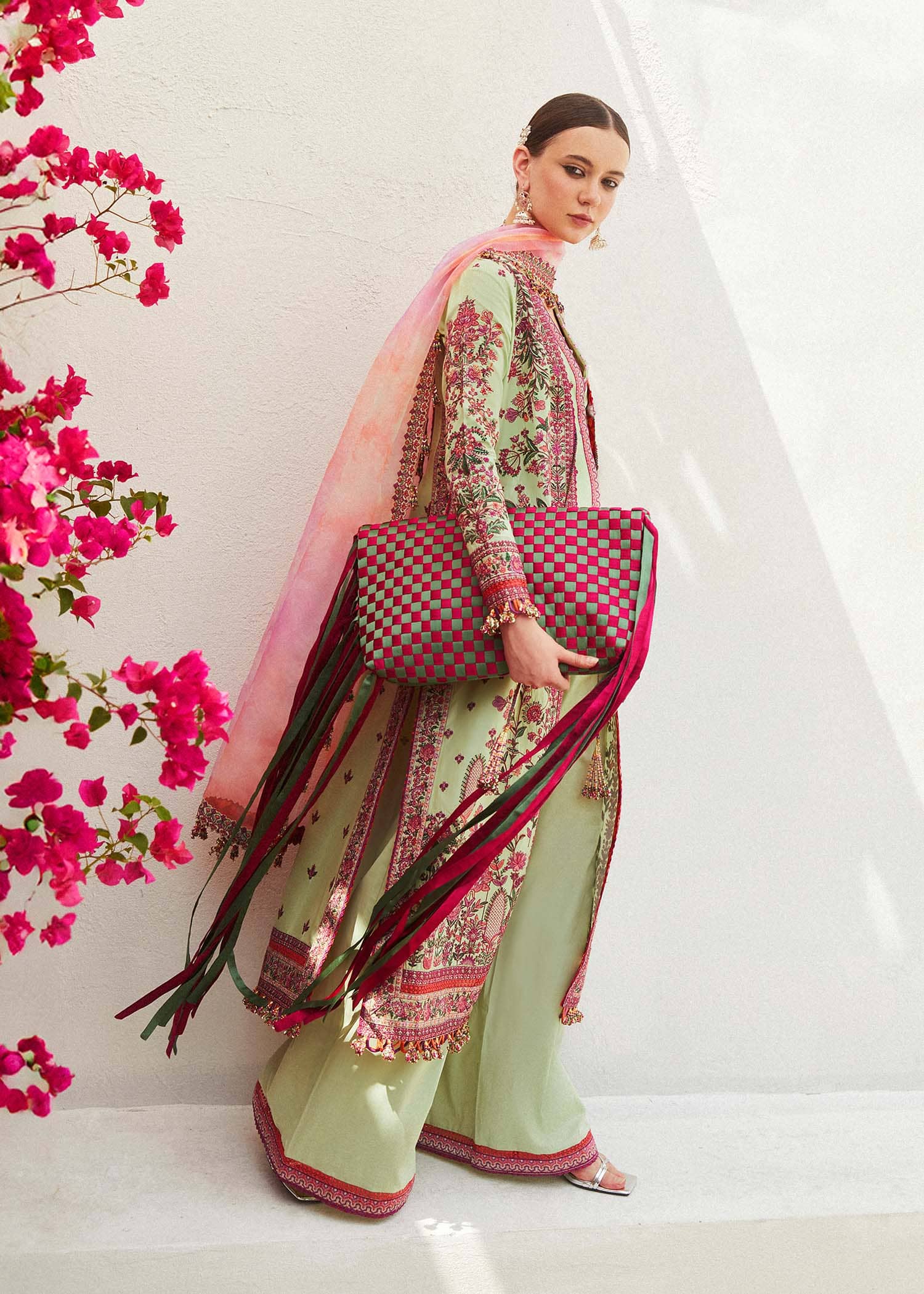 img_hussain_rehar_lawn_24_awwal_boutique