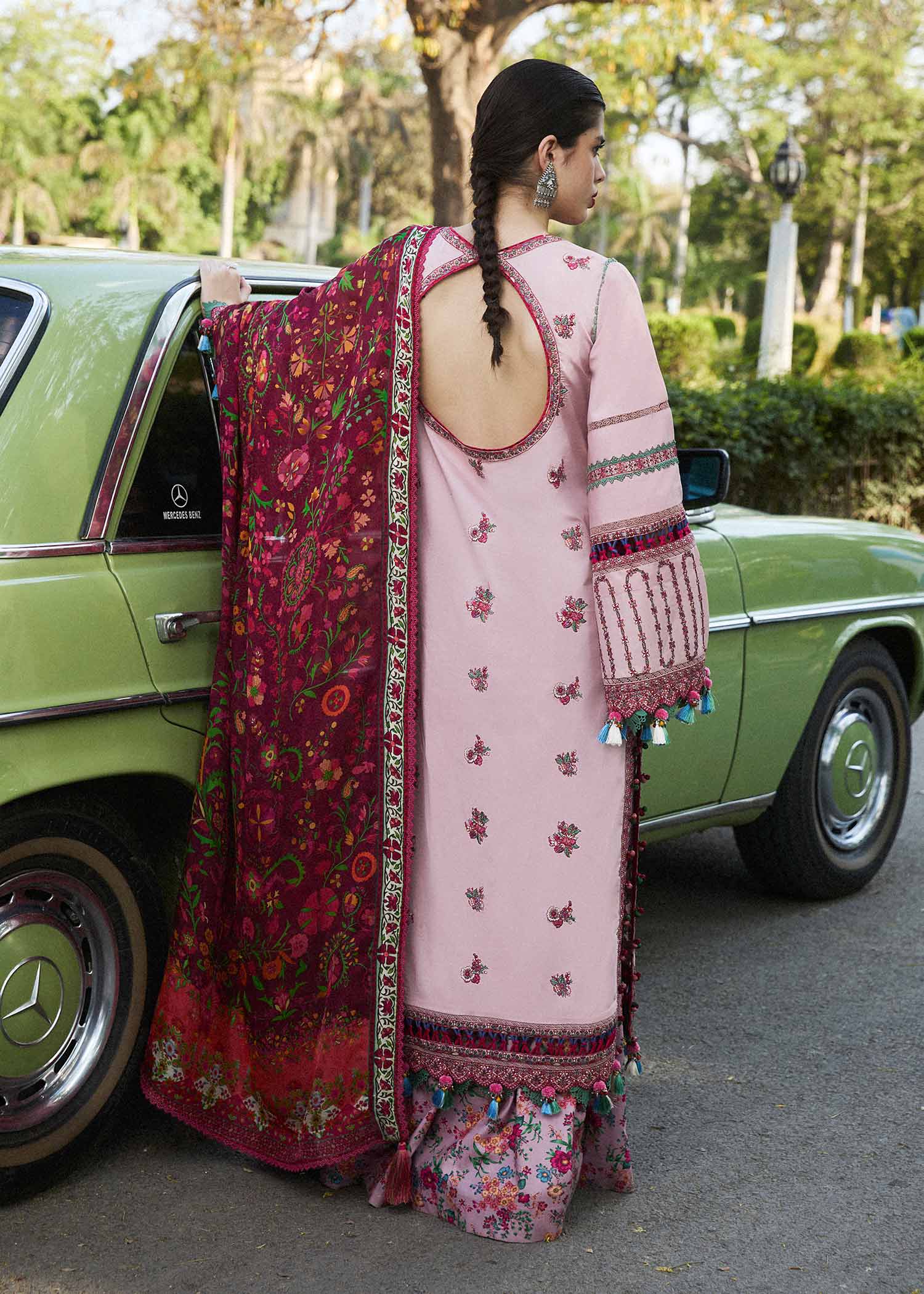 img_hussain_rehar_lawn_awwal_boutique