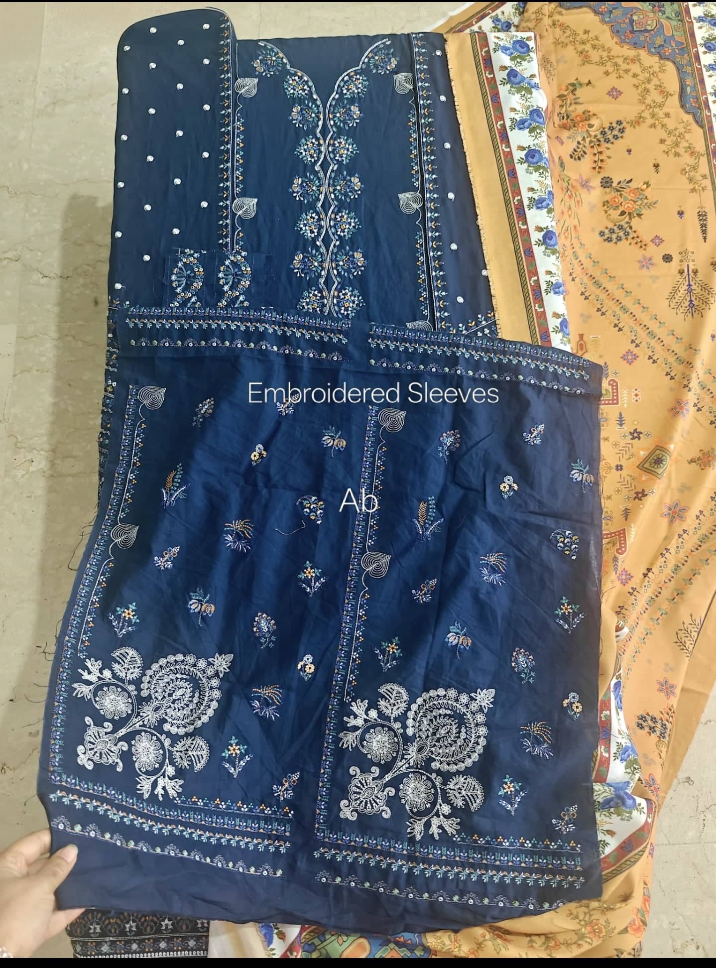 img_hussain_rehar_winter_awwal_boutique