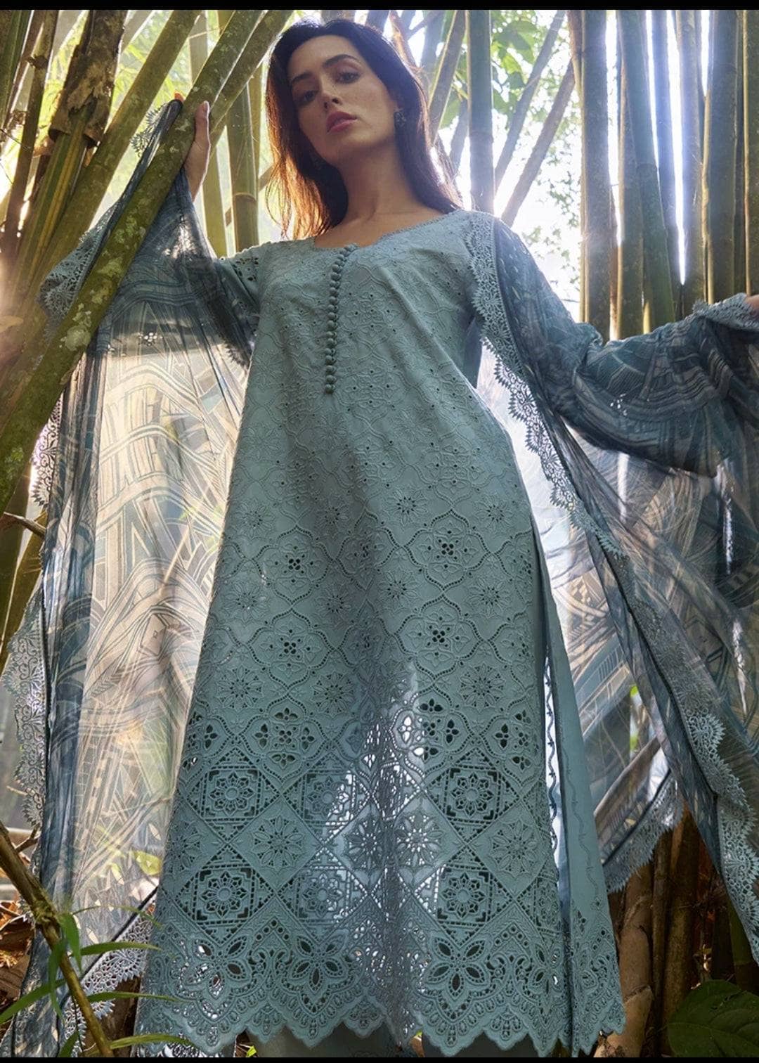 img_image_lawnkari_awwal_boutique