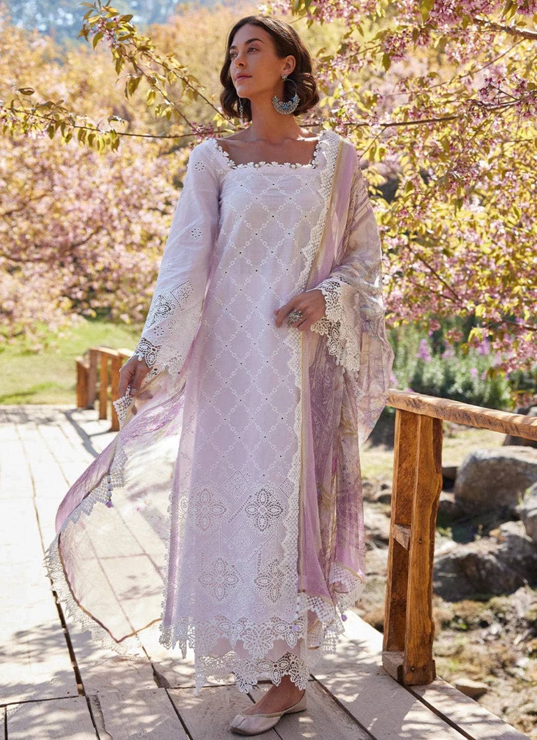 img_lawnkari_lawn_23_awwal_boutique