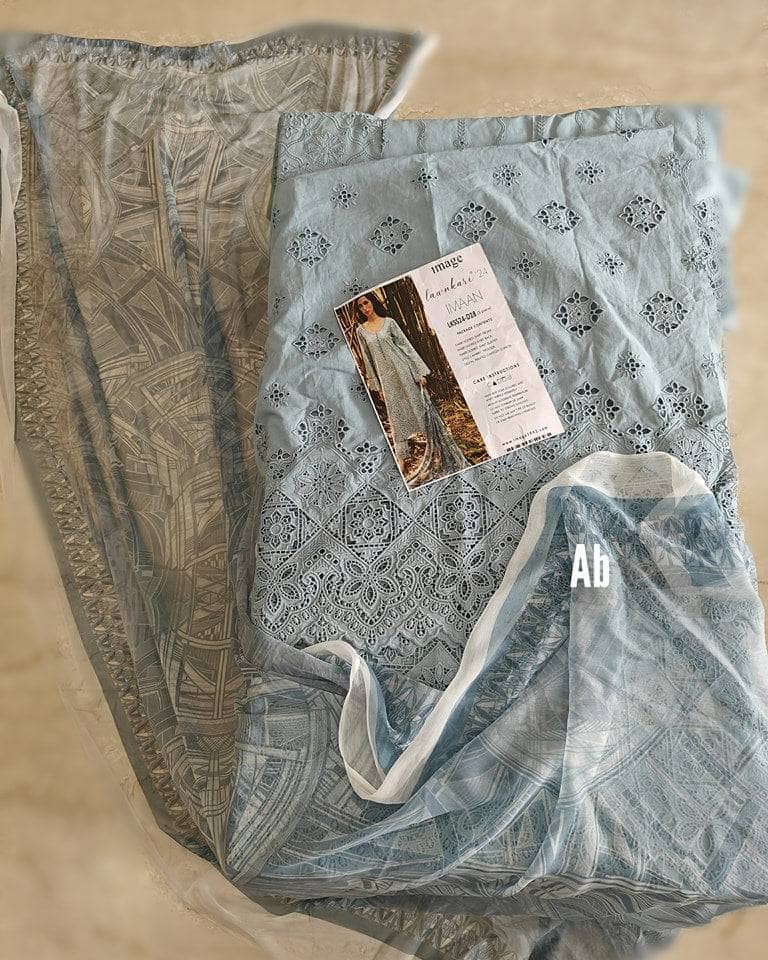 img_image_lawnkari_awwal_boutique