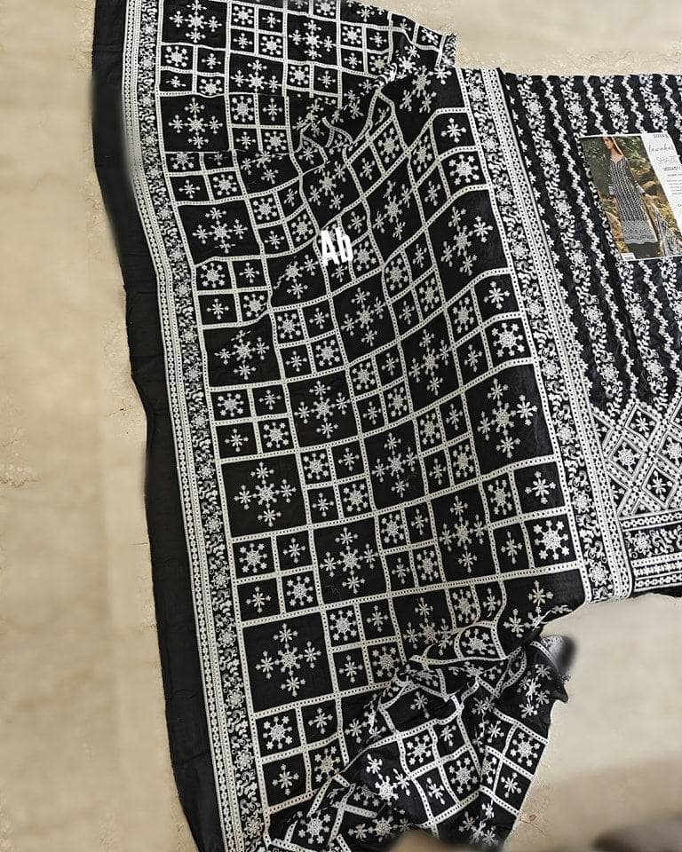 img_image_lawnkari_awwal_boutique