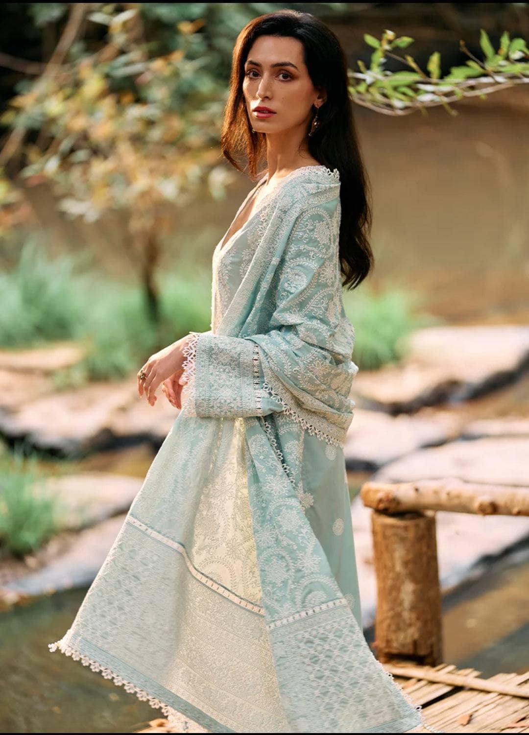 img_image_lawnkari_awwal_boutique