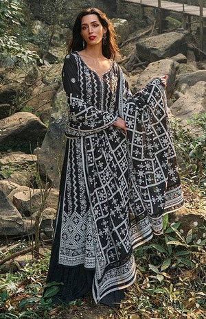 img_image_lawnkari_awwal_boutique