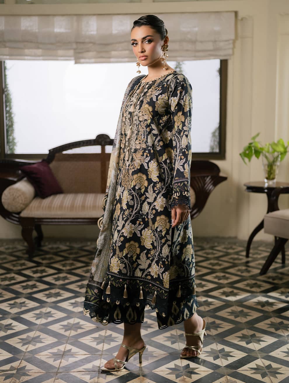img_jade_florence_lawn_awwal_boutique